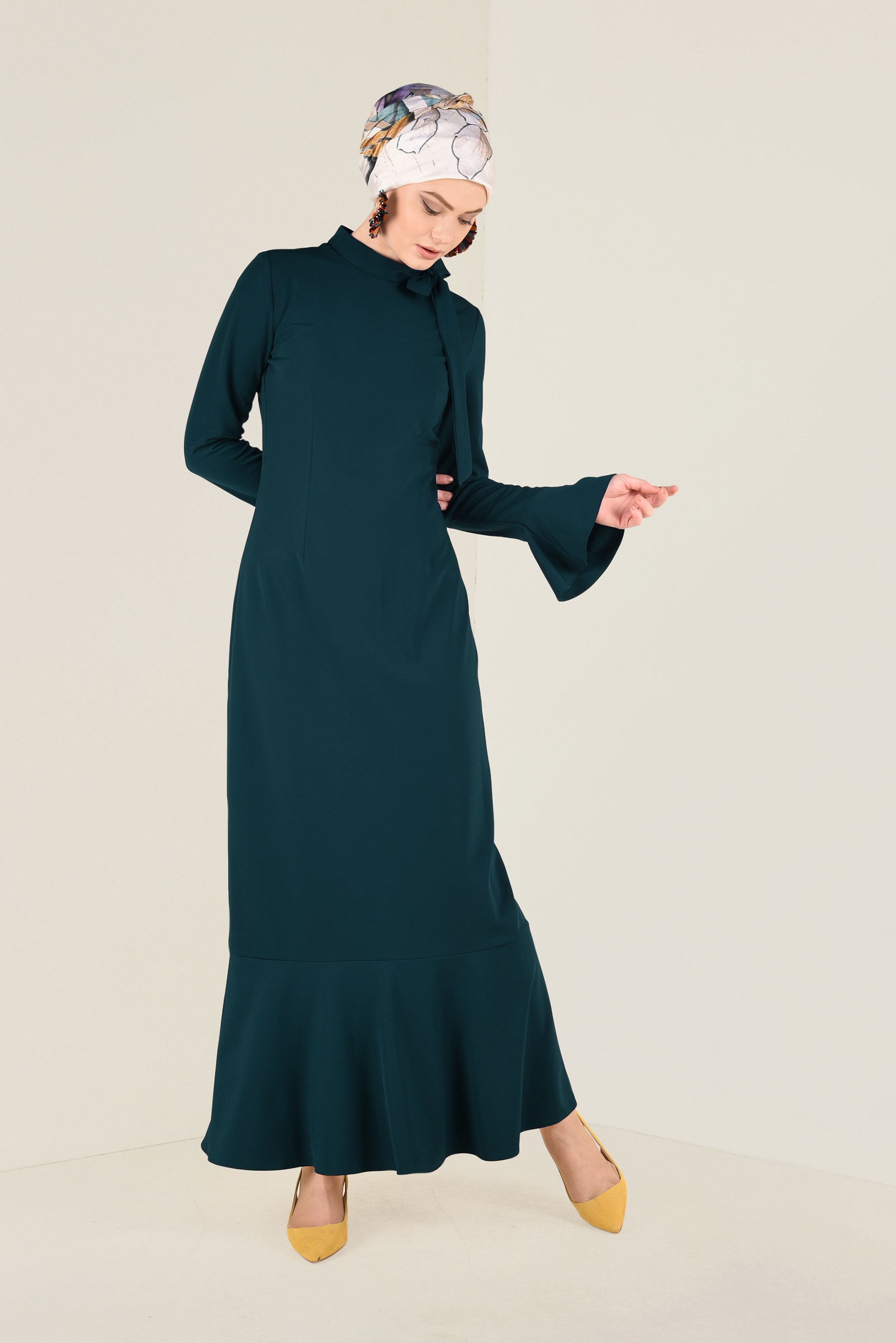 Tesettür giyim MAVİ YAKASI BAĞCIKLI VOLANLI ELBİSE 4786