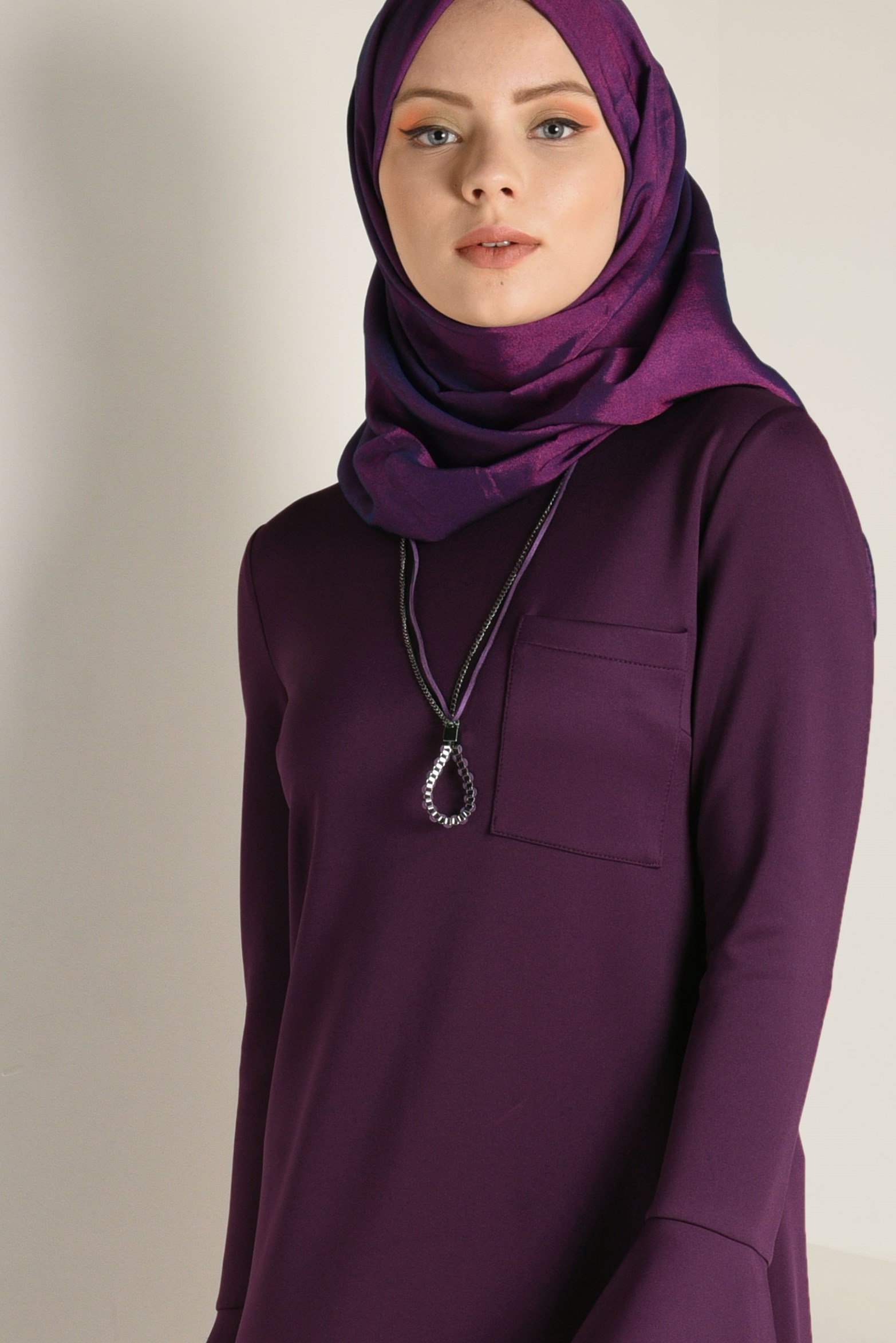 Tesettür giyim MOR KOLLARI VE ETEK UCU VOLANLI ELBİSE 4805