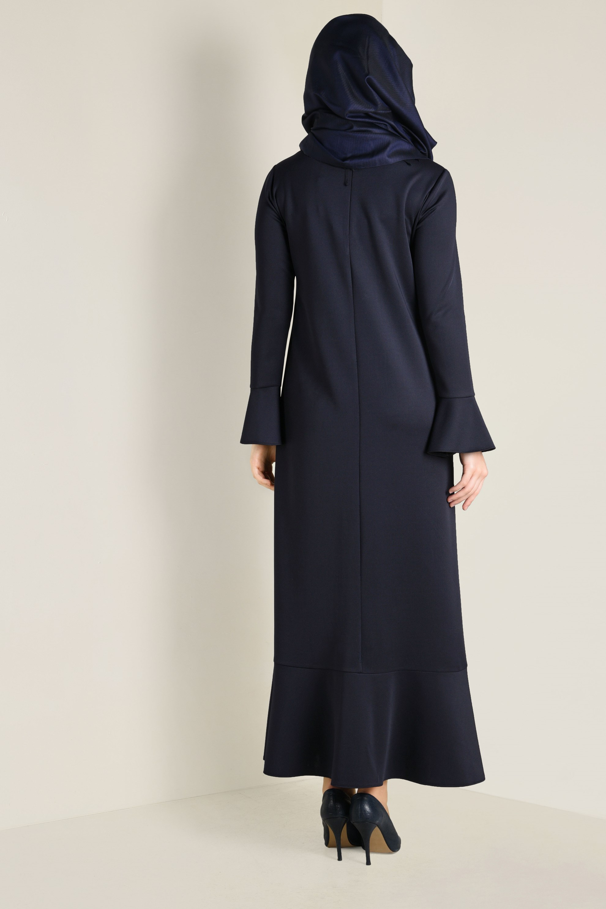 Tesettür giyim LACİVERT KOLLARI VE ETEK UCU VOLANLI ELBİSE 4805