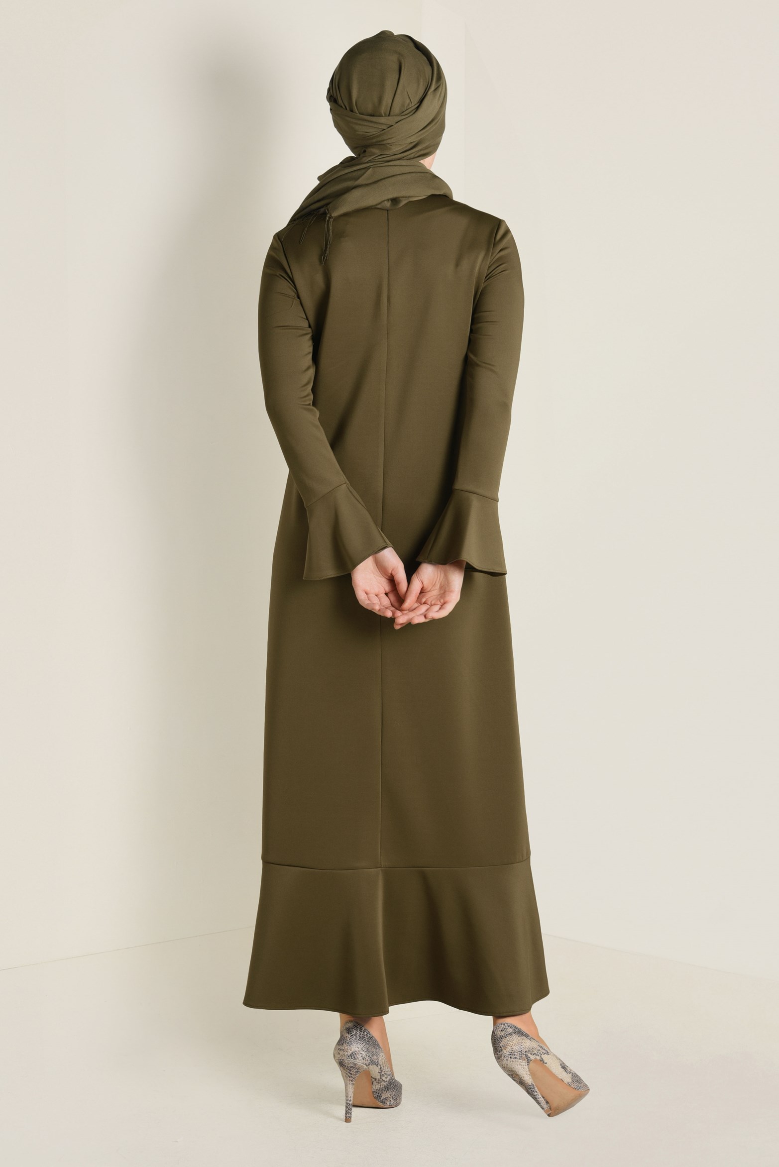 Tesettür giyim YEŞİL KOLLARI VE ETEK UCU VOLANLI ELBİSE 4805