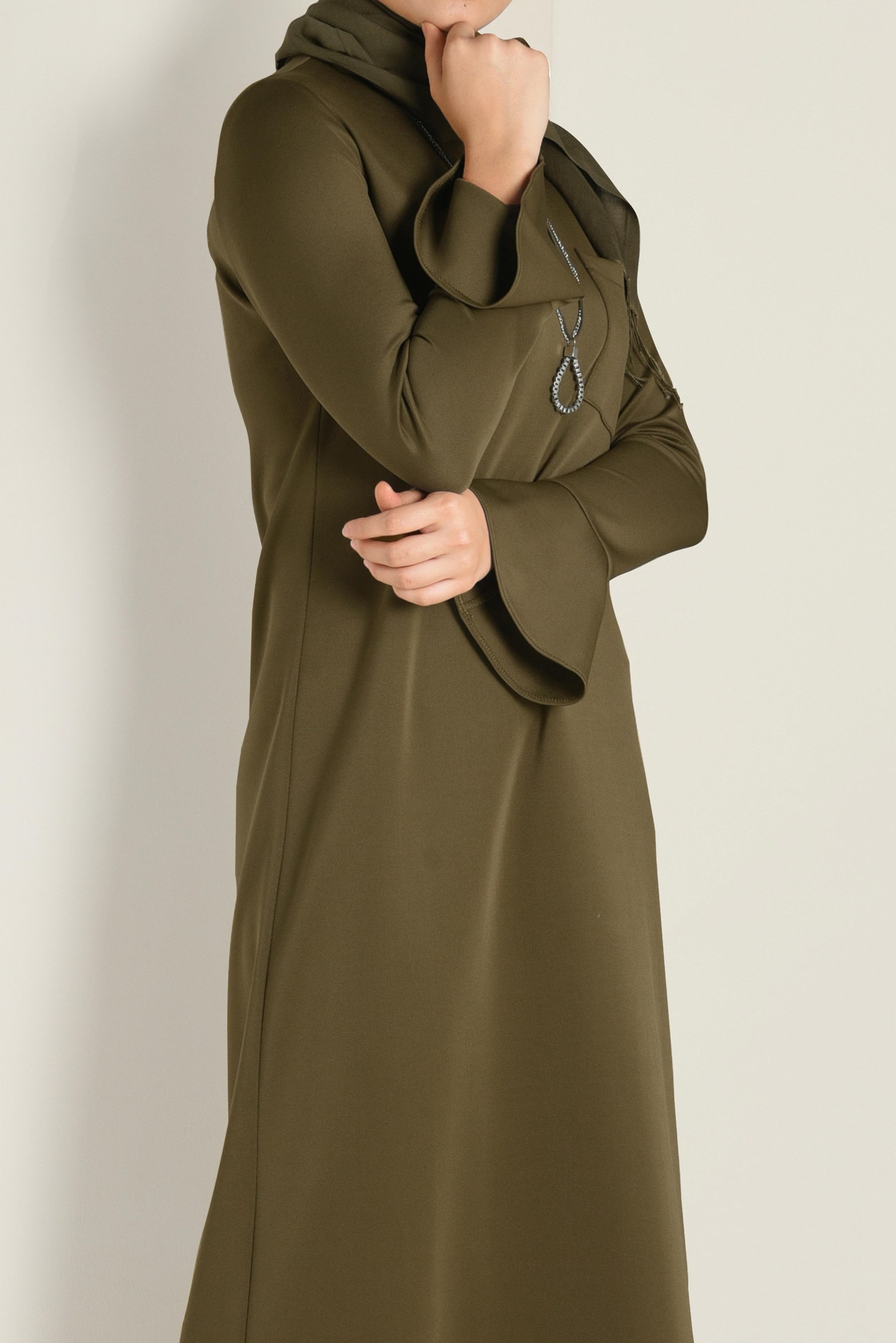 Tesettür giyim YEŞİL KOLLARI VE ETEK UCU VOLANLI ELBİSE 4805