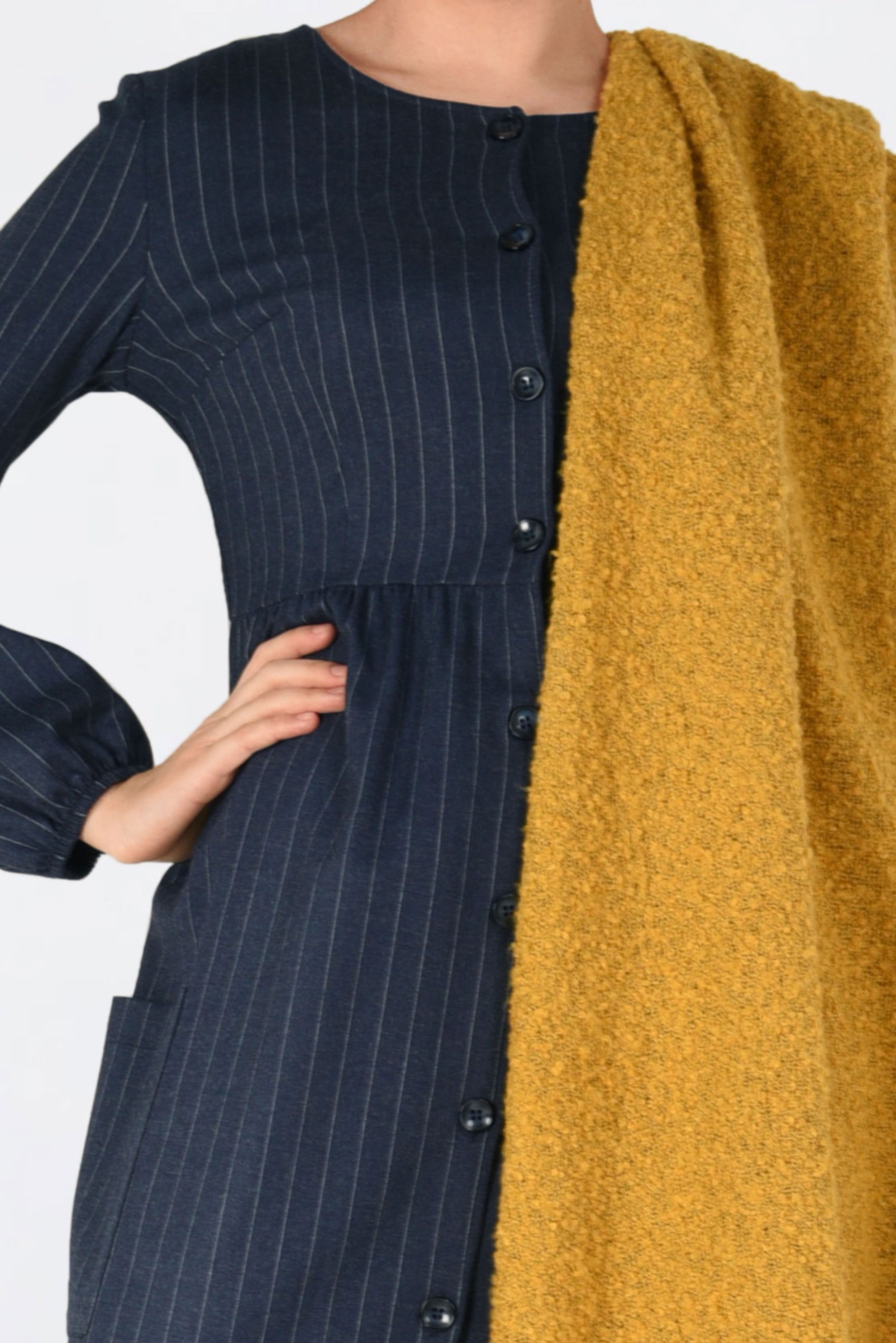 Tesettür giyim LACİVERT KOLLARI BÜZGÜLÜ ÇİZGİLİ ELBİSE 4815