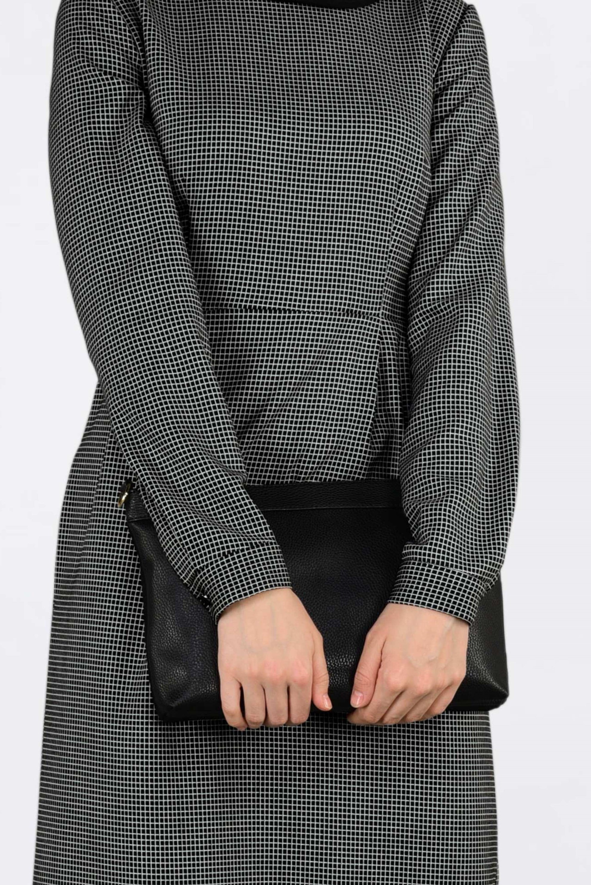 Tesettür giyim SİYAH KARE DESENLİ ELBİSE 4833