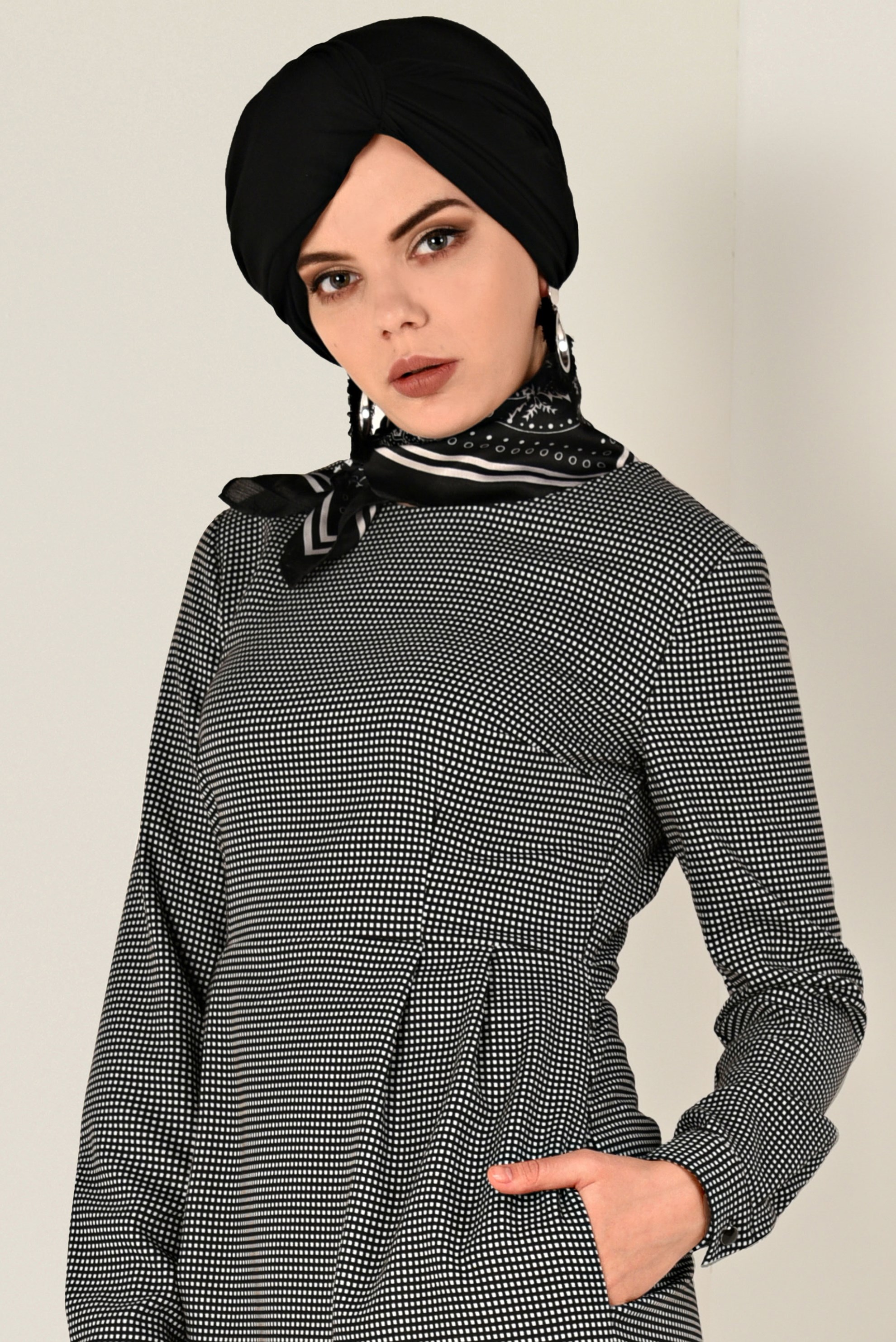 Tesettür giyim SİYAH PÖTİKARE ELBİSE 4833-1 