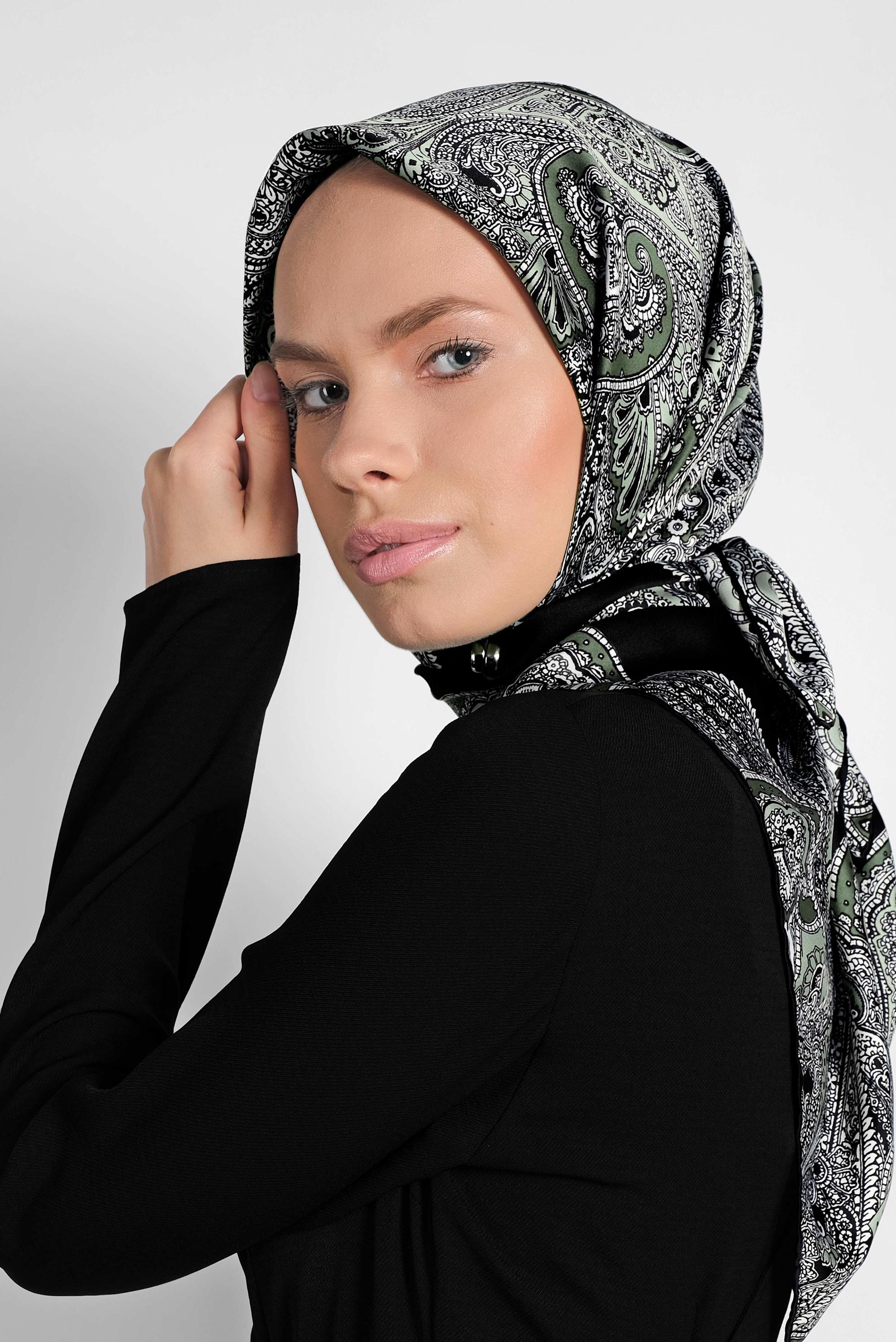 Tesettür giyim SİYAH 4491-1 ALVİNA DESENLİ EŞARP