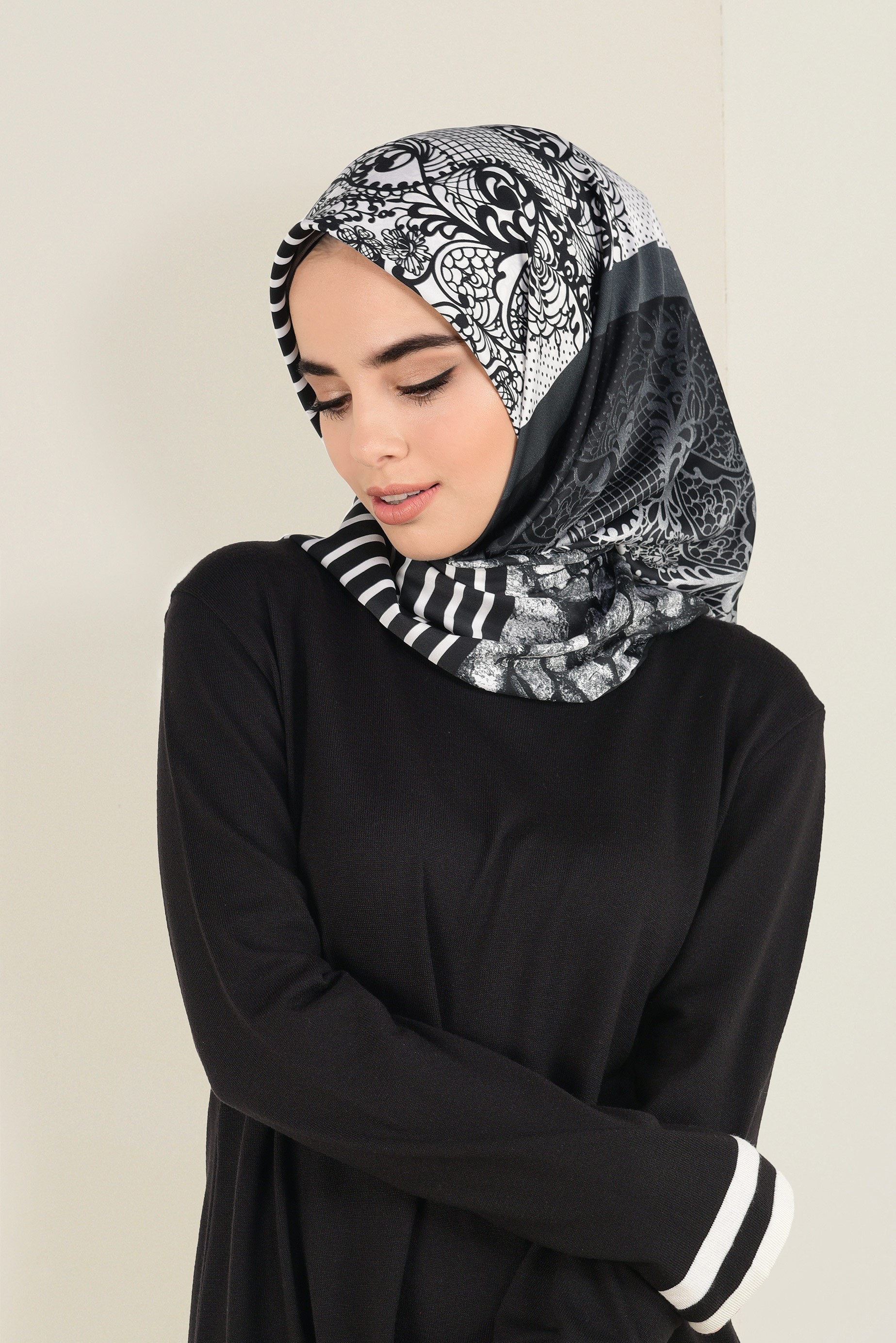 Tesettür giyim SİYAH ALVİNA DESENLİ EŞARP 4492-1