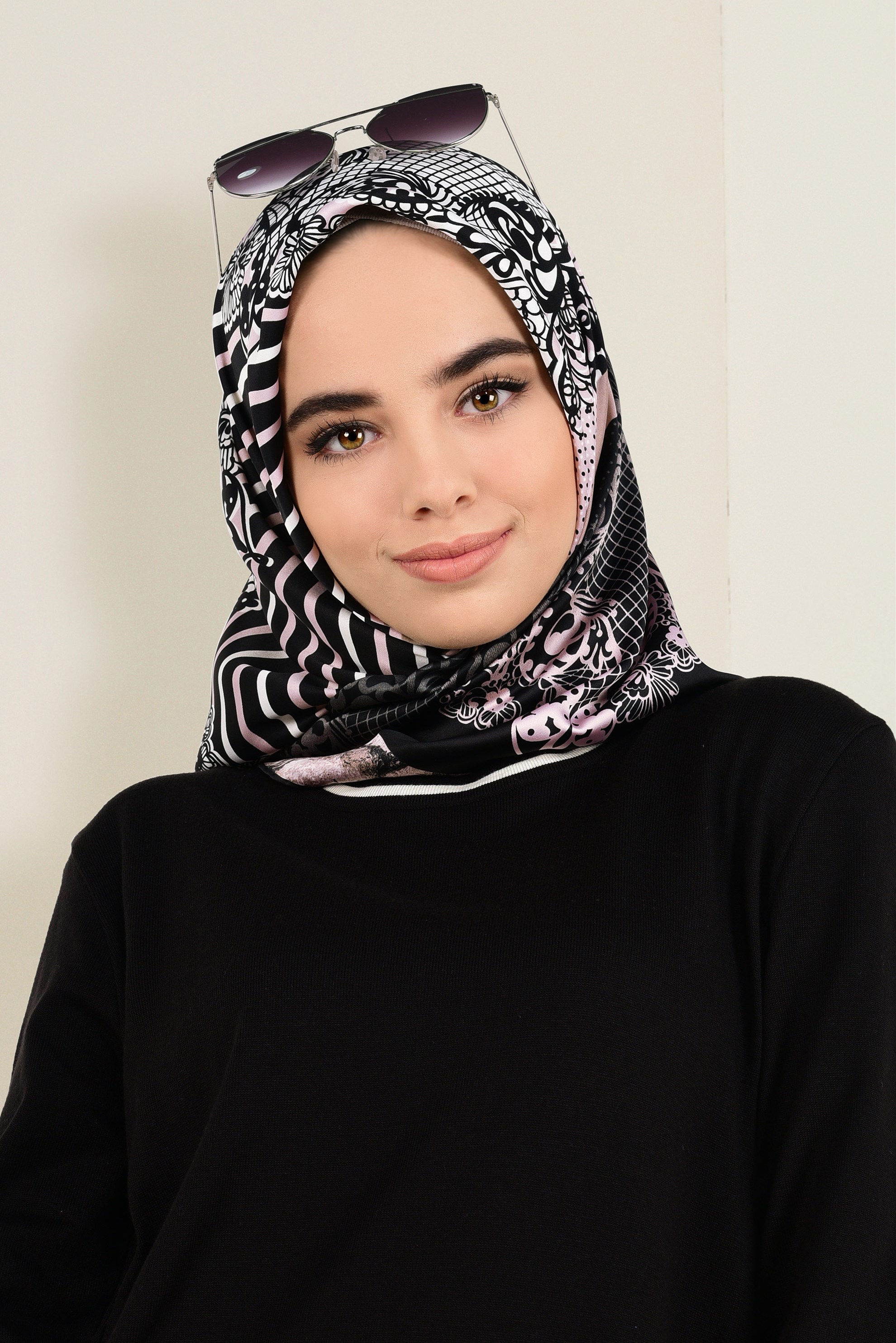 Tesettür giyim SİYAH ALVİNA DESENLİ EŞARP 4492-1