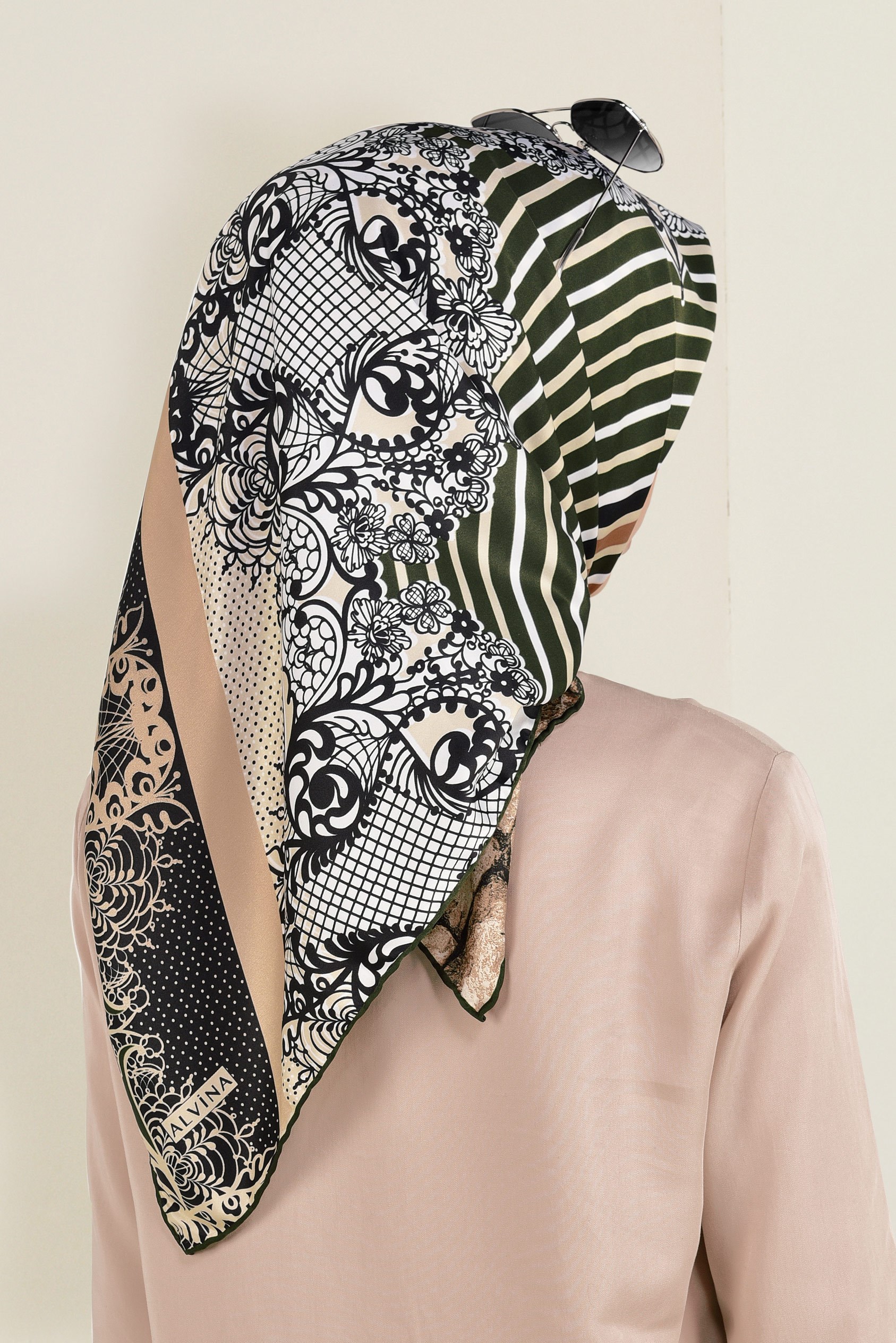 Tesettür giyim SİYAH ALVİNA DESENLİ EŞARP 4492-1