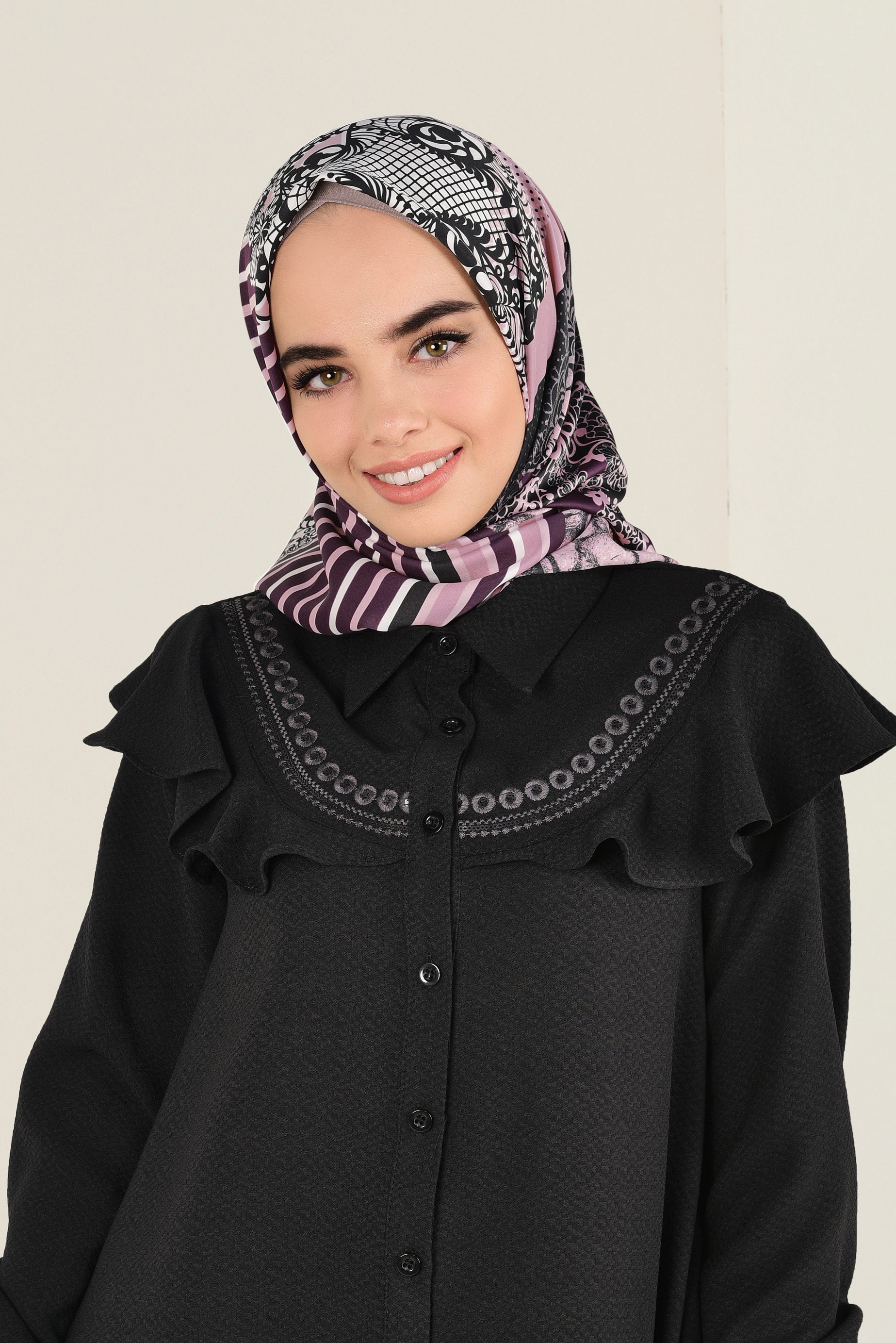 Tesettür giyim SİYAH ALVİNA DESENLİ EŞARP 4492-1