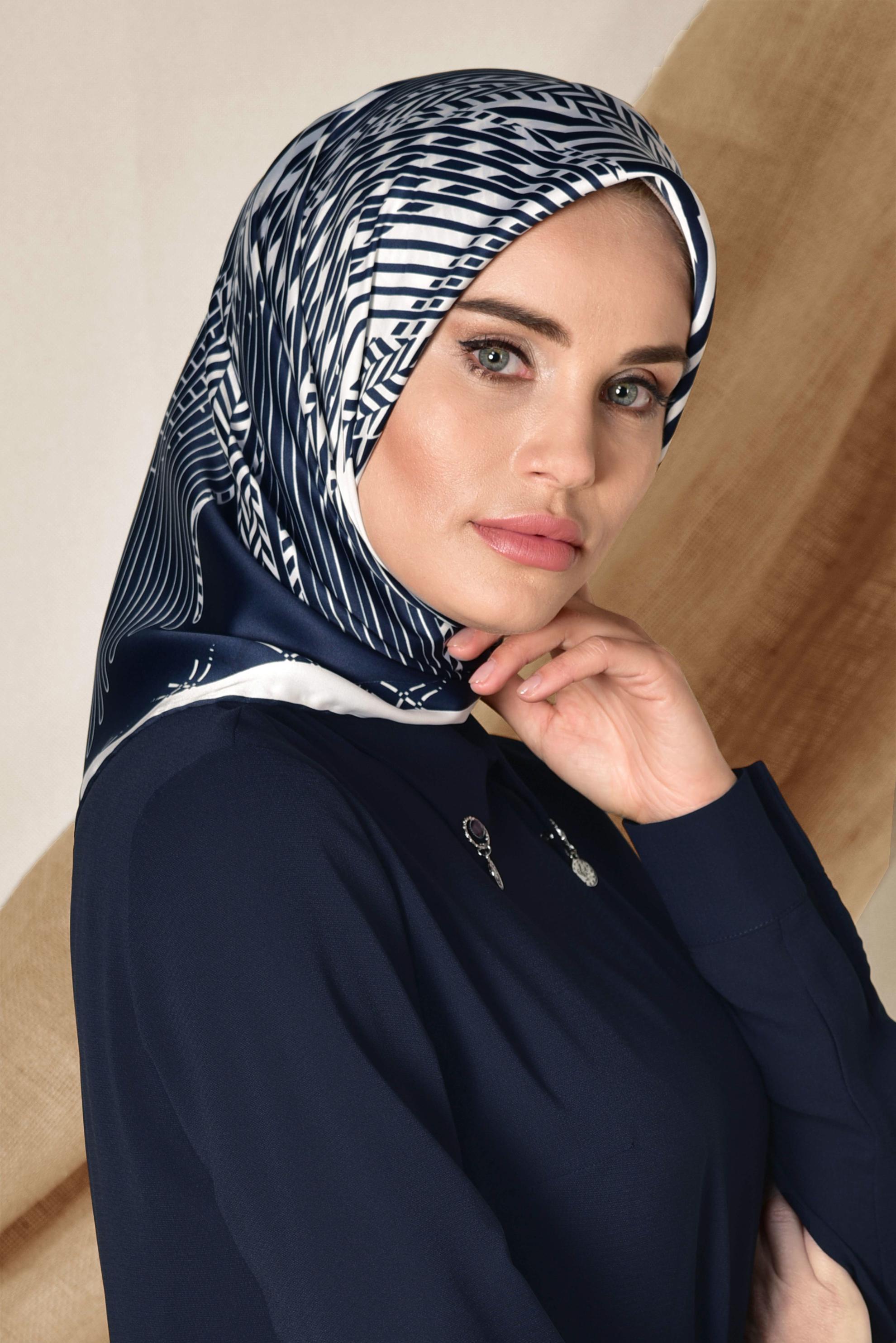 Tesettür giyim LACİVERT 5583-1 ALVİNA DESENLİ EŞARP