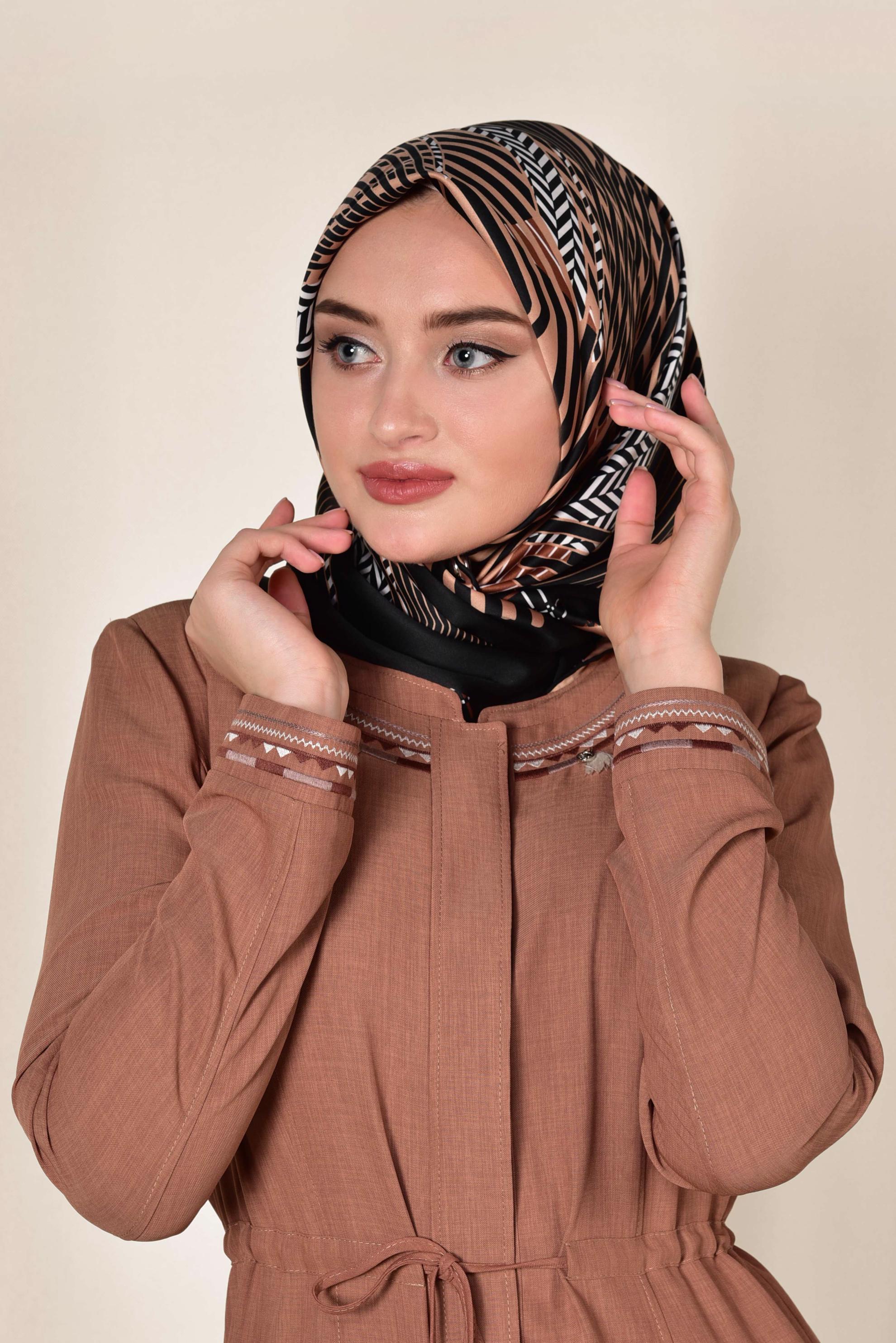 Tesettür giyim SİYAH 5583-1 ALVİNA DESENLİ EŞARP