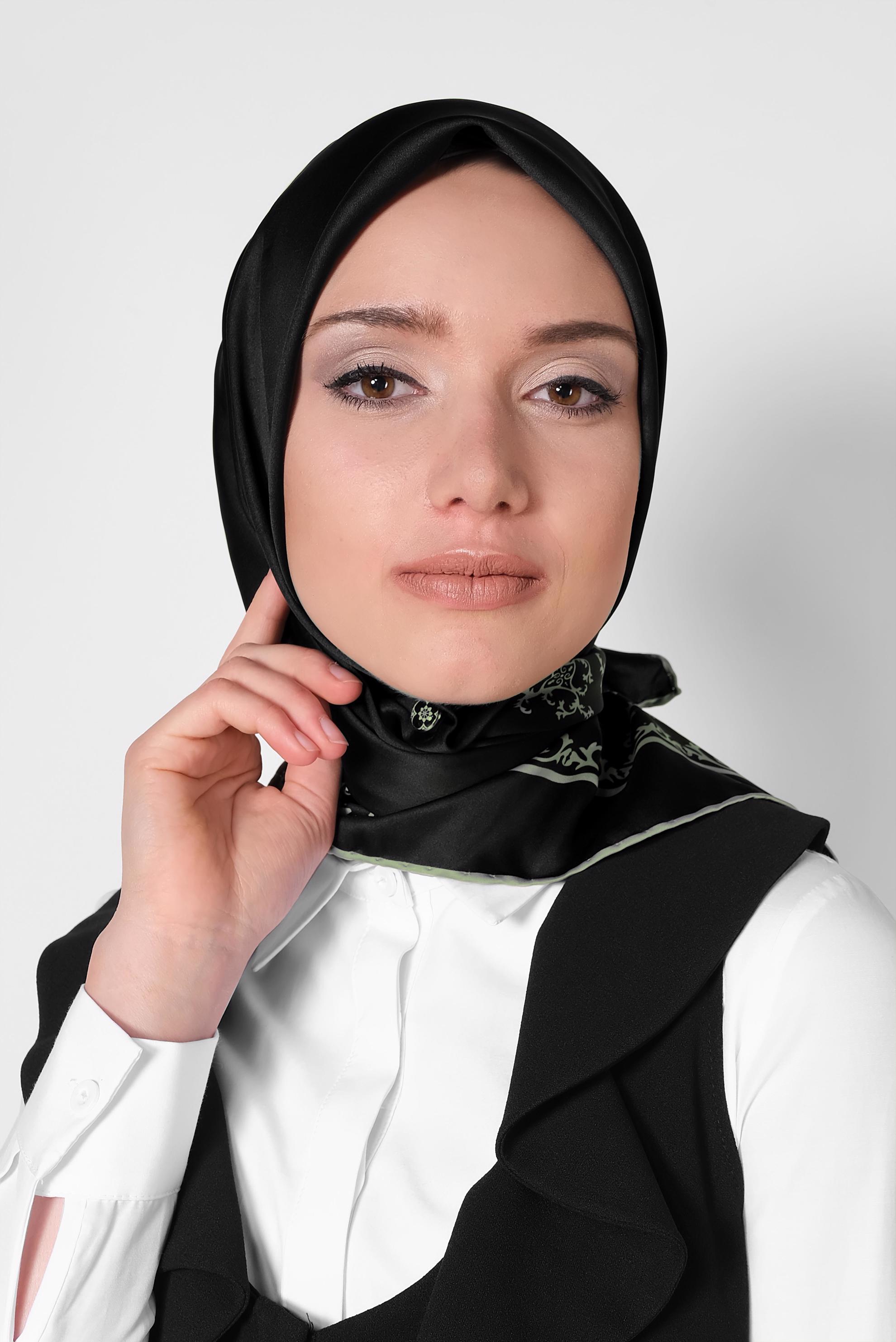 Tesettür giyim SİYAH 5584-1 ALVİNA DESENLİ EŞARP