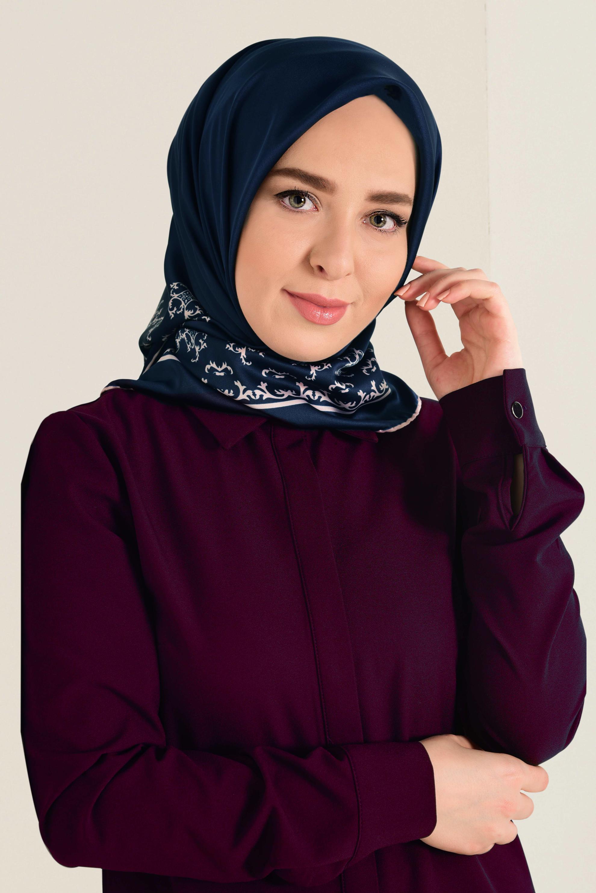 Tesettür giyim LACİVERT 5584-1 ALVİNA DESENLİ EŞARP