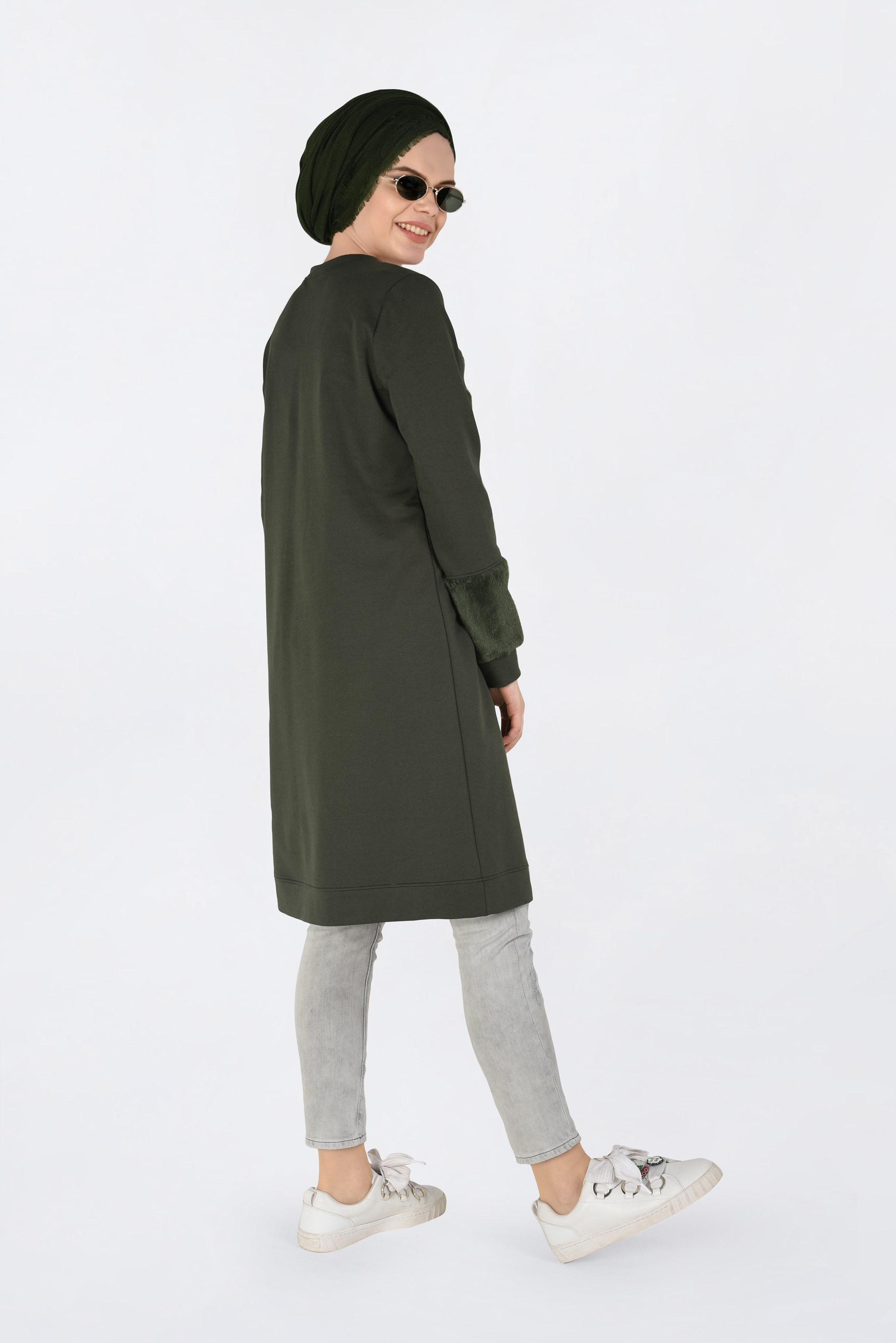 Tesettür giyim HAKİ MANŞETLERİ VE ÖNÜ KÜRKLÜ EŞOFMAN TUNİK 4534