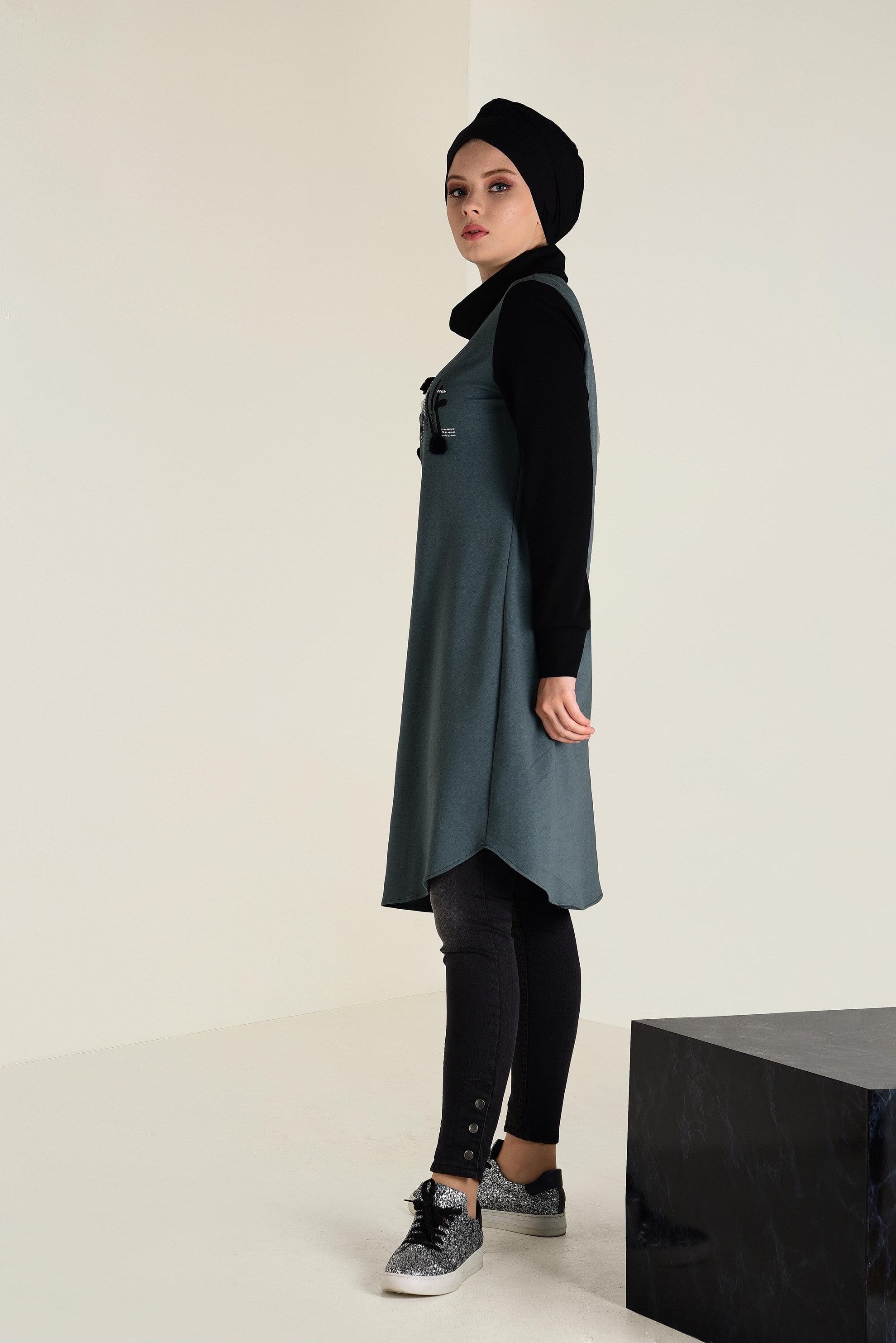 Tesettür giyim YEŞİL TAŞ BASKILI EŞOFMAN TUNİK 4535