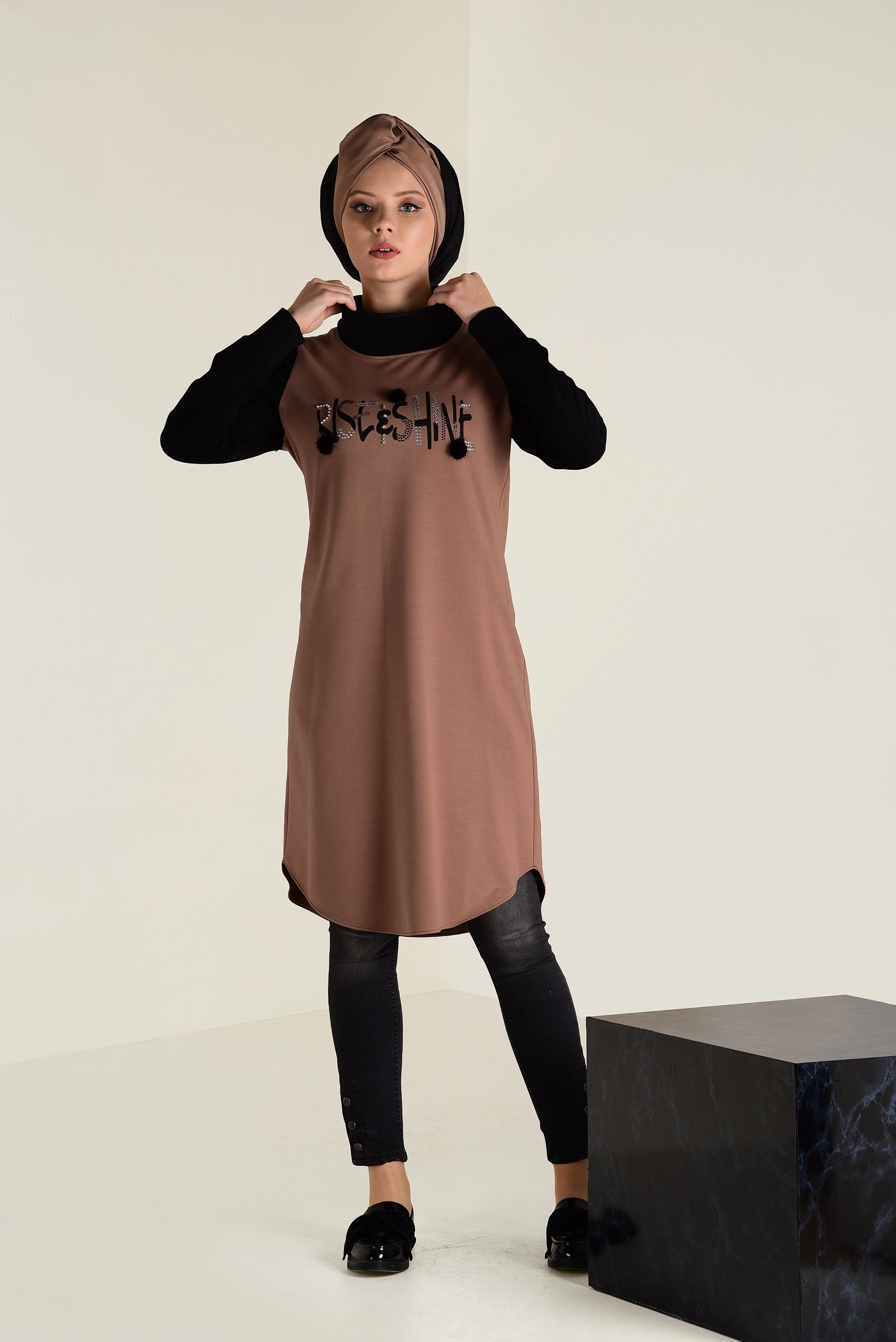 Tesettür giyim SARI TAŞ BASKILI EŞOFMAN TUNİK 4535