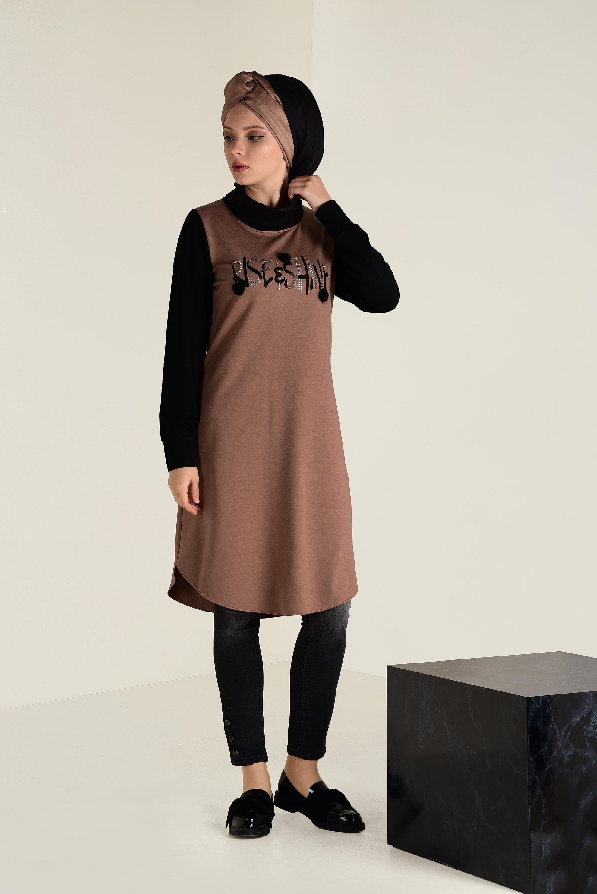 Tesettür giyim SARI TAŞ BASKILI EŞOFMAN TUNİK 4535