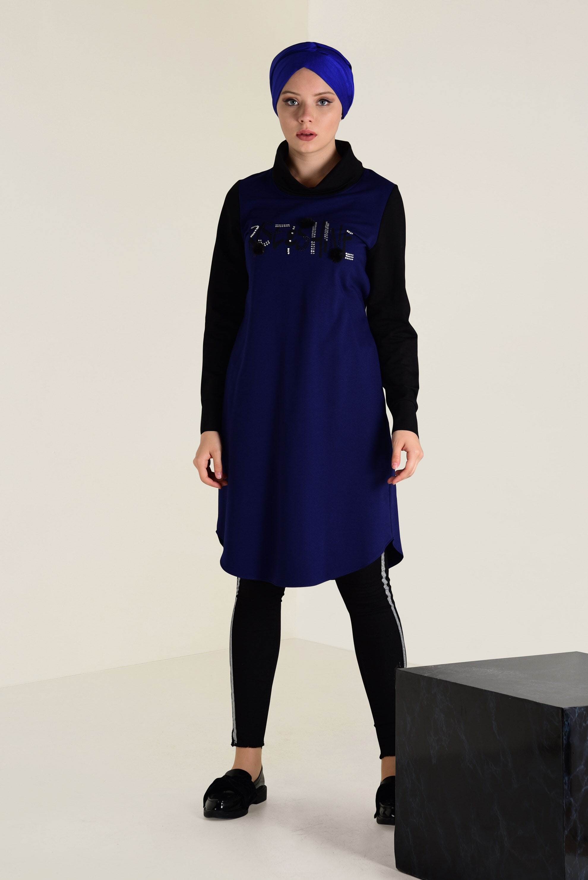 Tesettür giyim LACİVERT TAŞ BASKILI EŞOFMAN TUNİK 4535 