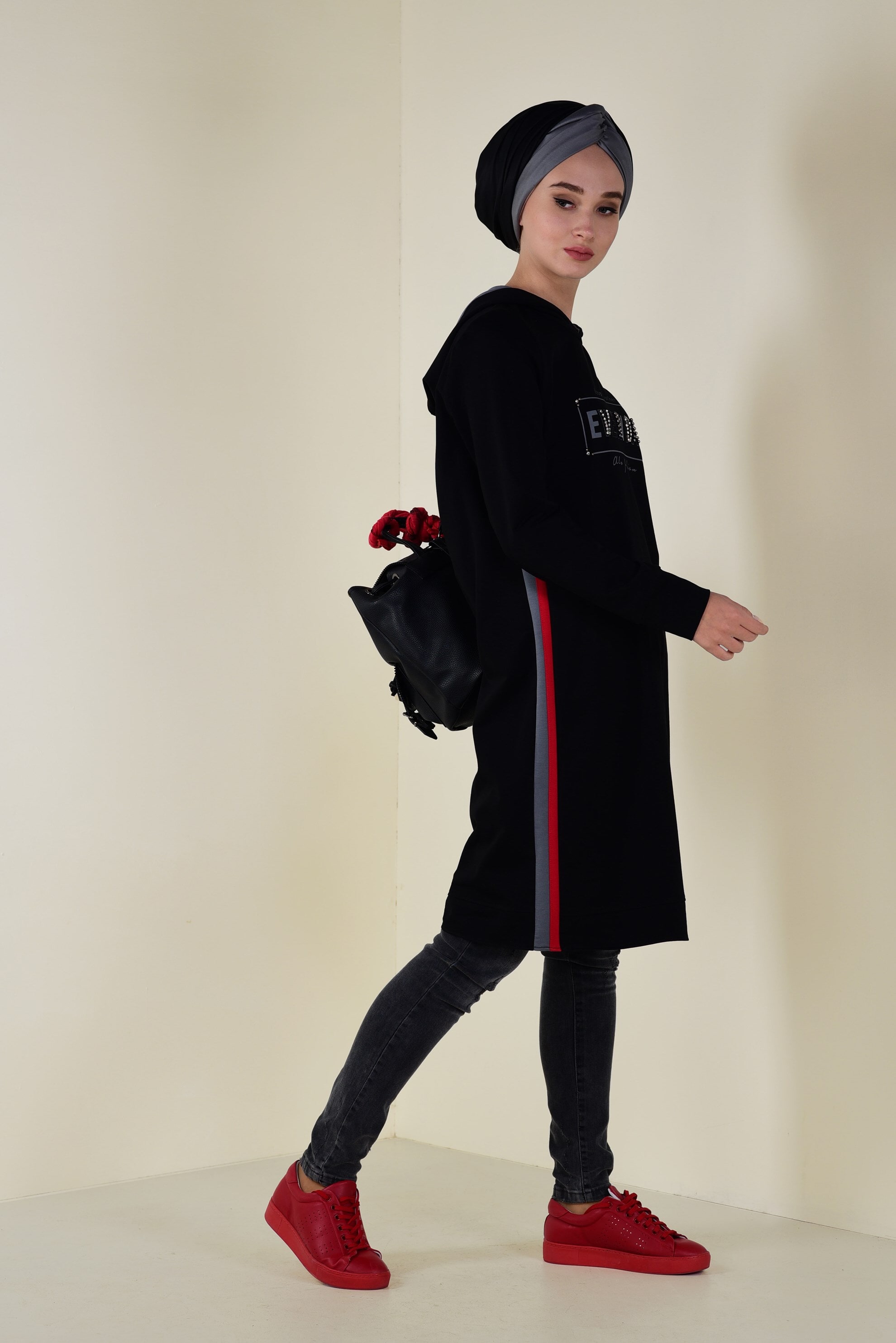 Tesettür giyim SİYAH BONCUK İŞLEMELİ EŞOFMAN TUNİK 4536 