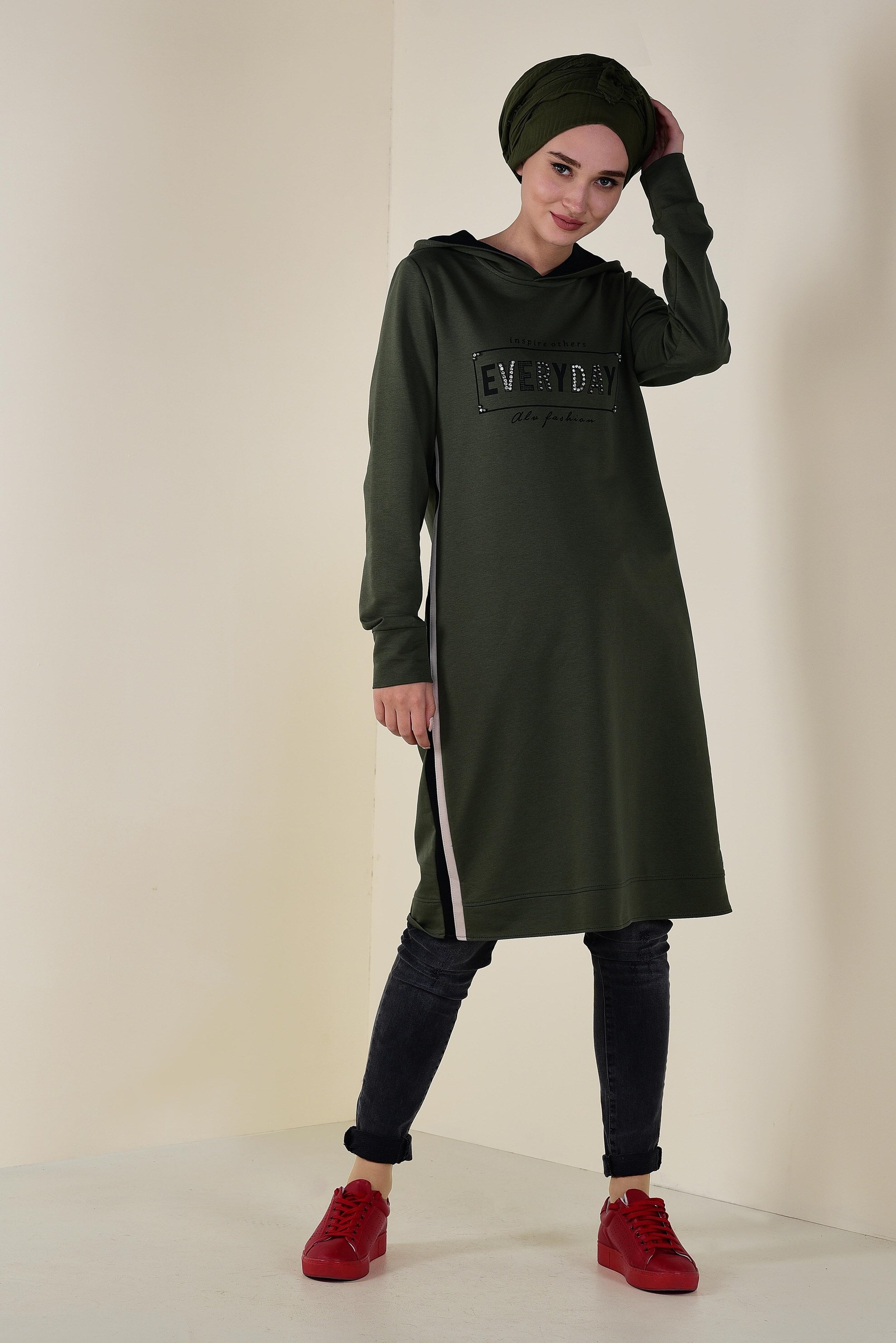 Tesettür giyim HAKİ BONCUK İŞLEMELİ EŞOFMAN TUNİK 4536 