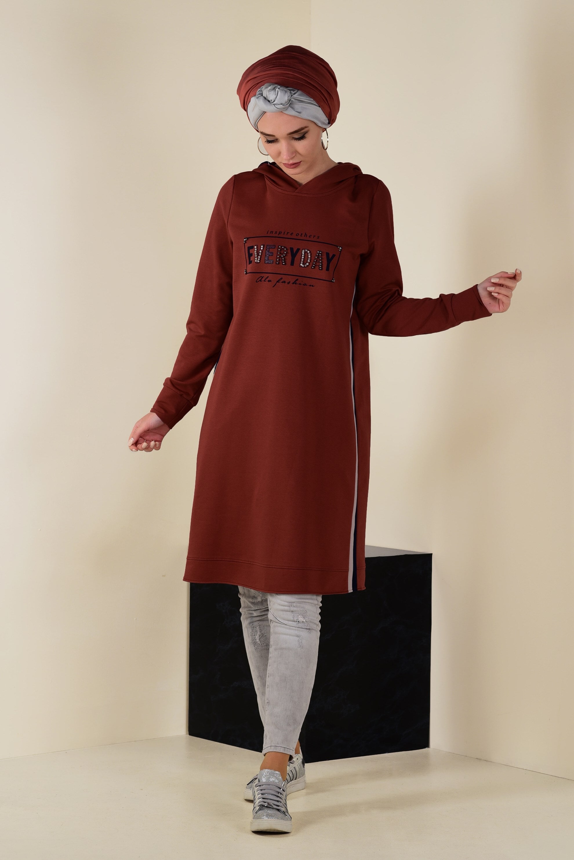 Tesettür giyim BORDO BONCUK İŞLEMELİ EŞOFMAN TUNİK 4536 