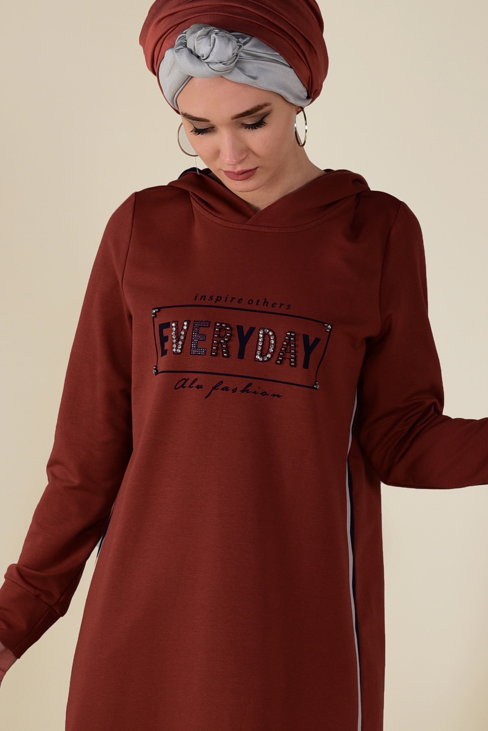 Tesettür giyim BORDO BONCUK İŞLEMELİ EŞOFMAN TUNİK 4536 