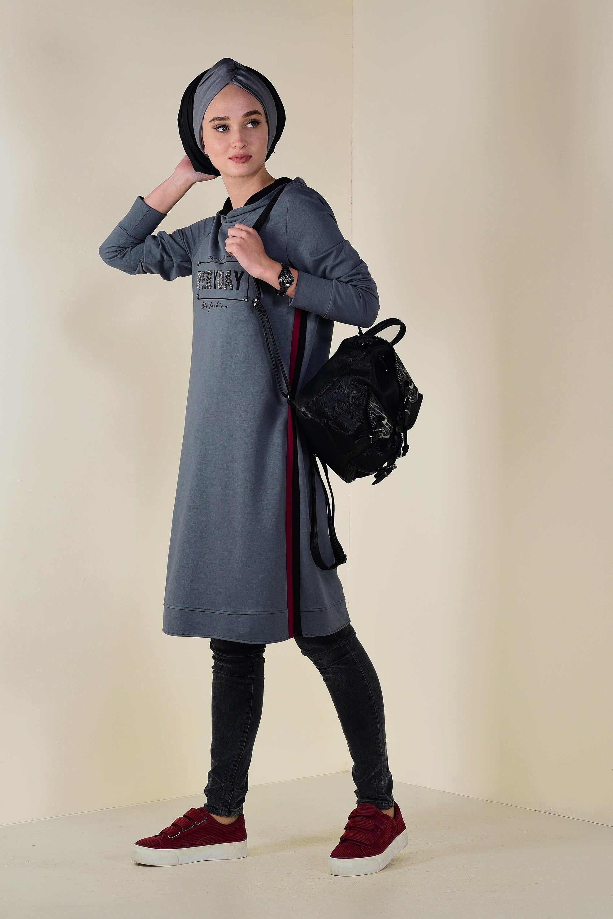 Tesettür giyim GRİ BONCUK İŞLEMELİ EŞOFMAN TUNİK 4536 