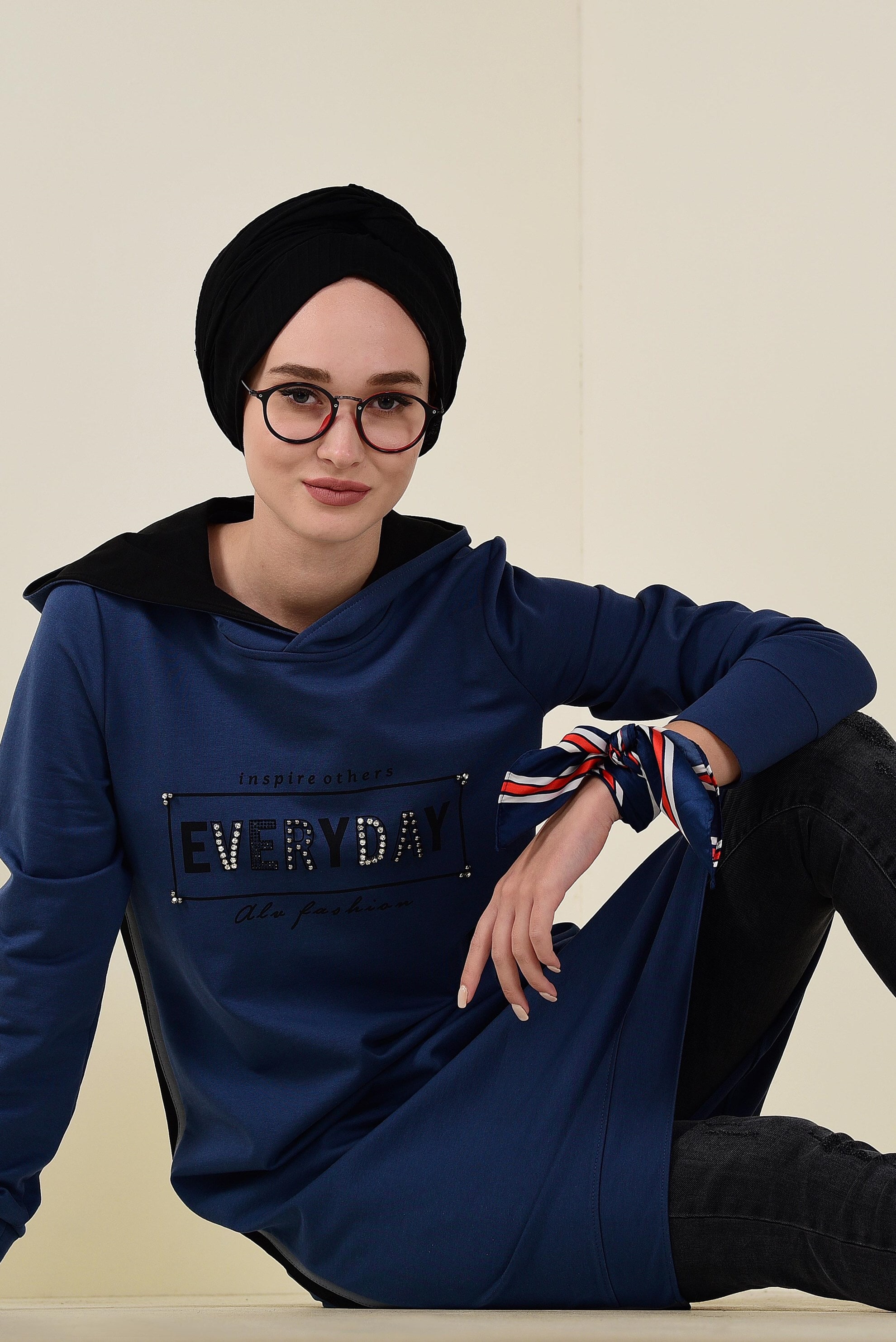 Tesettür giyim LACİVERT BONCUK İŞLEMELİ EŞOFMAN TUNİK 4536 