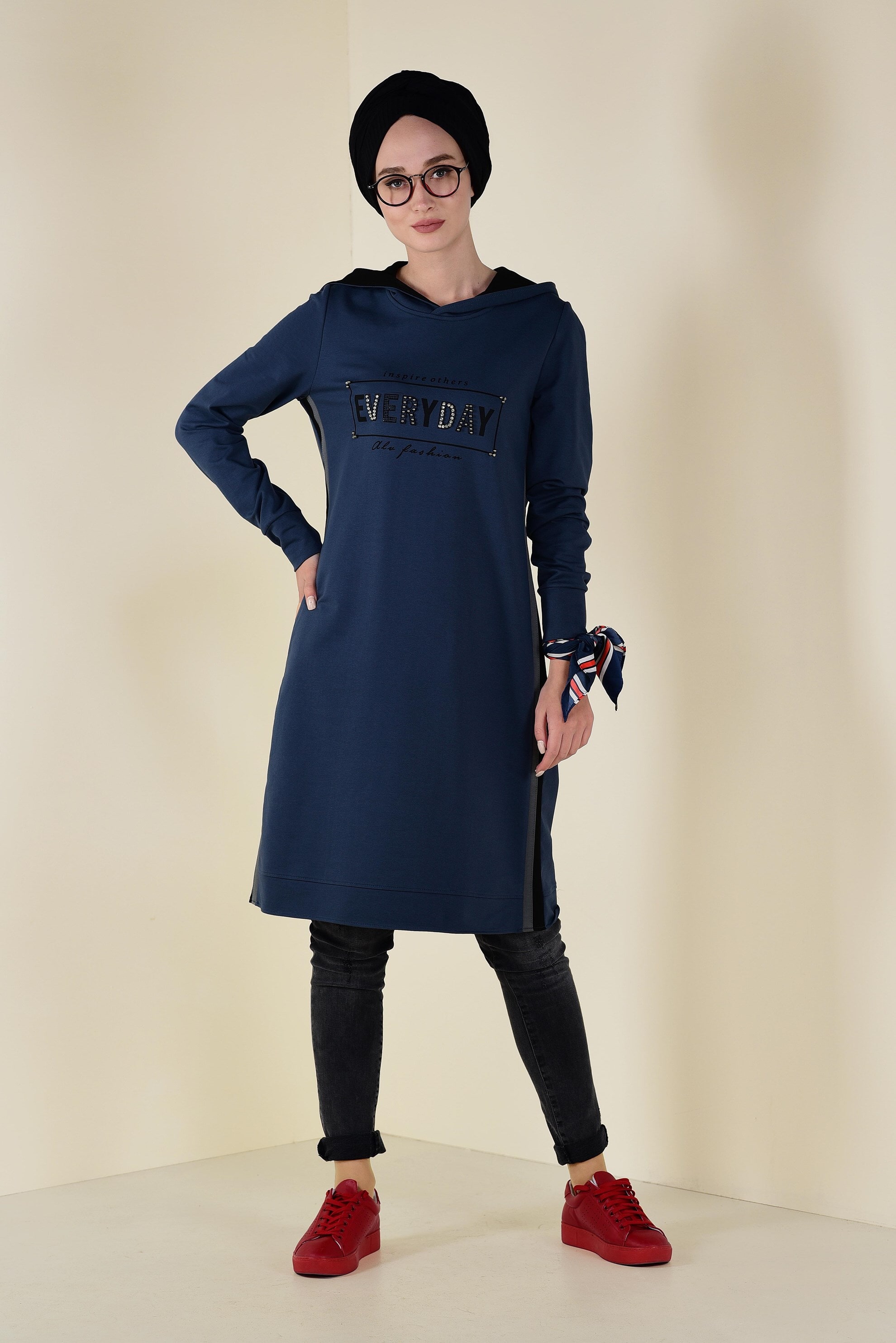 Tesettür giyim LACİVERT BONCUK İŞLEMELİ EŞOFMAN TUNİK 4536 