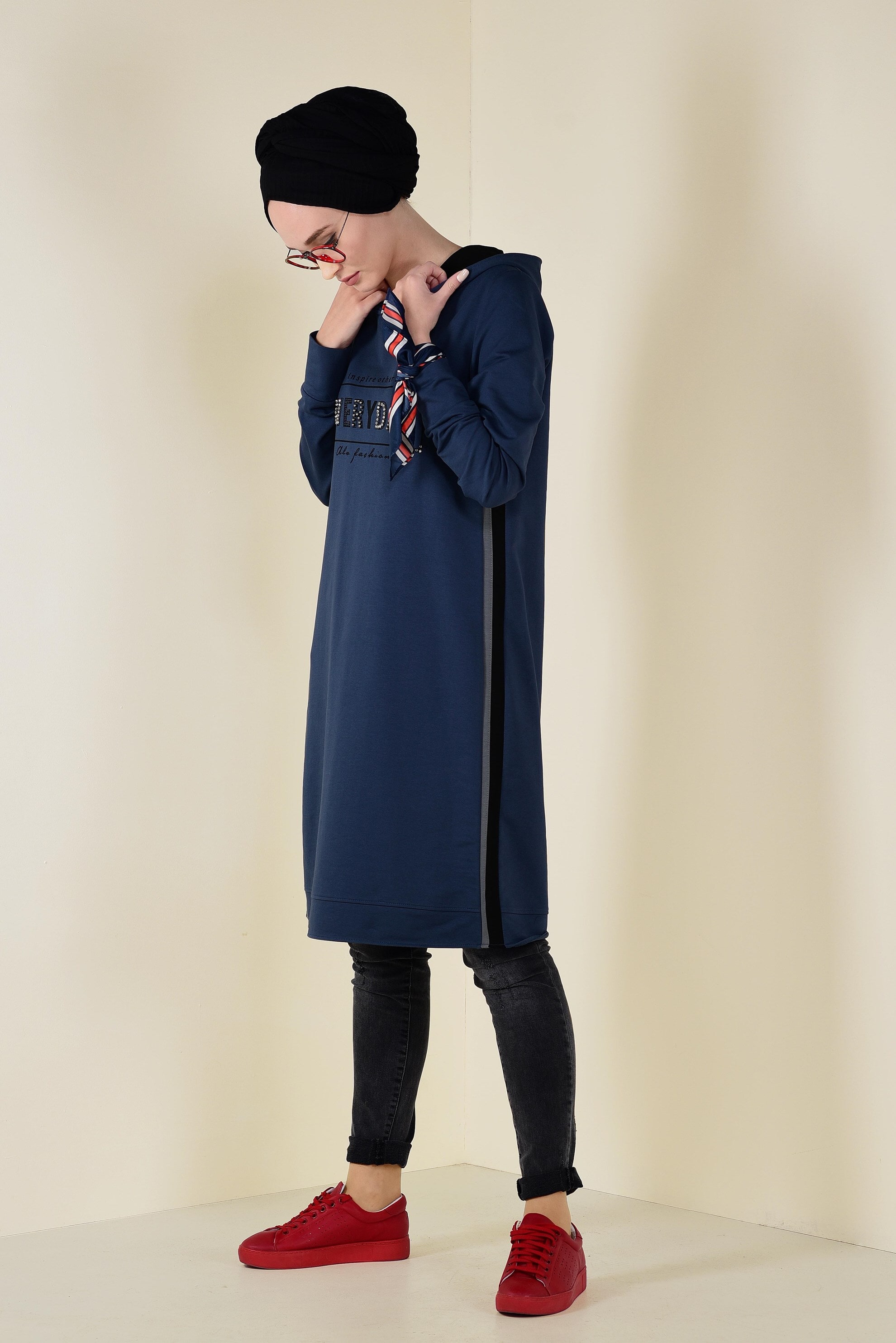 Tesettür giyim LACİVERT BONCUK İŞLEMELİ EŞOFMAN TUNİK 4536 