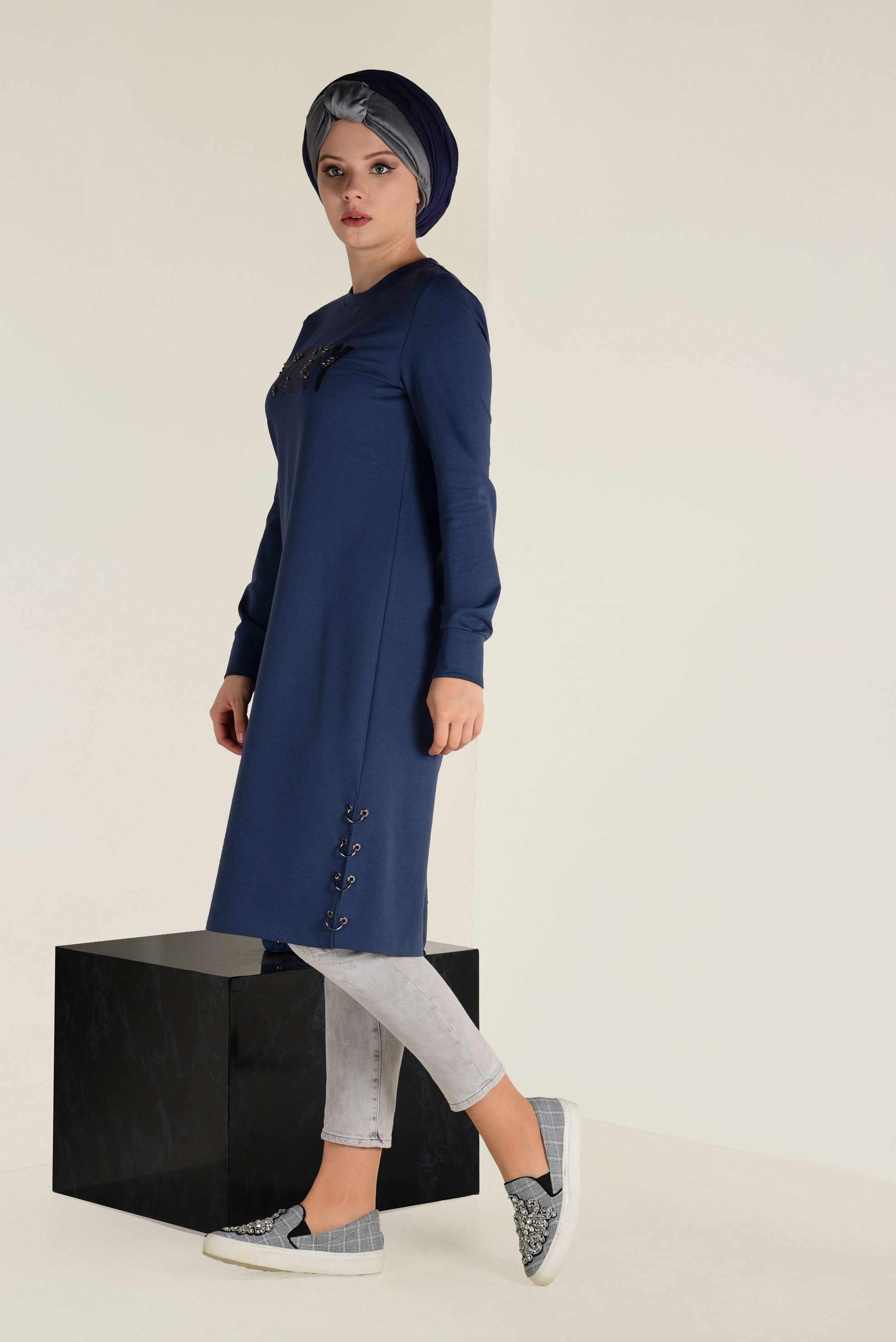 Tesettür giyim LACİVERT  TAŞ BASKILI EŞOFMAN TUNİK 4537 