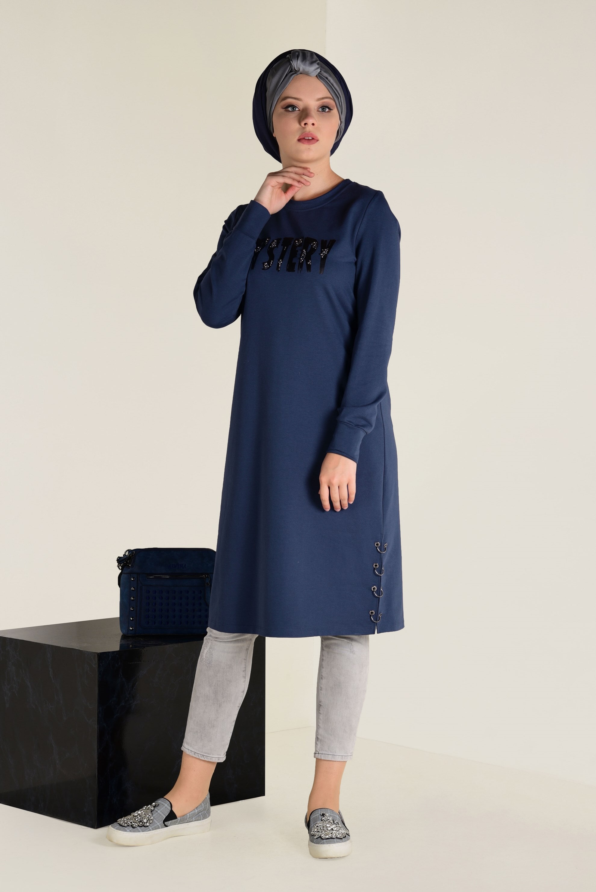 Tesettür giyim LACİVERT  TAŞ BASKILI EŞOFMAN TUNİK 4537 