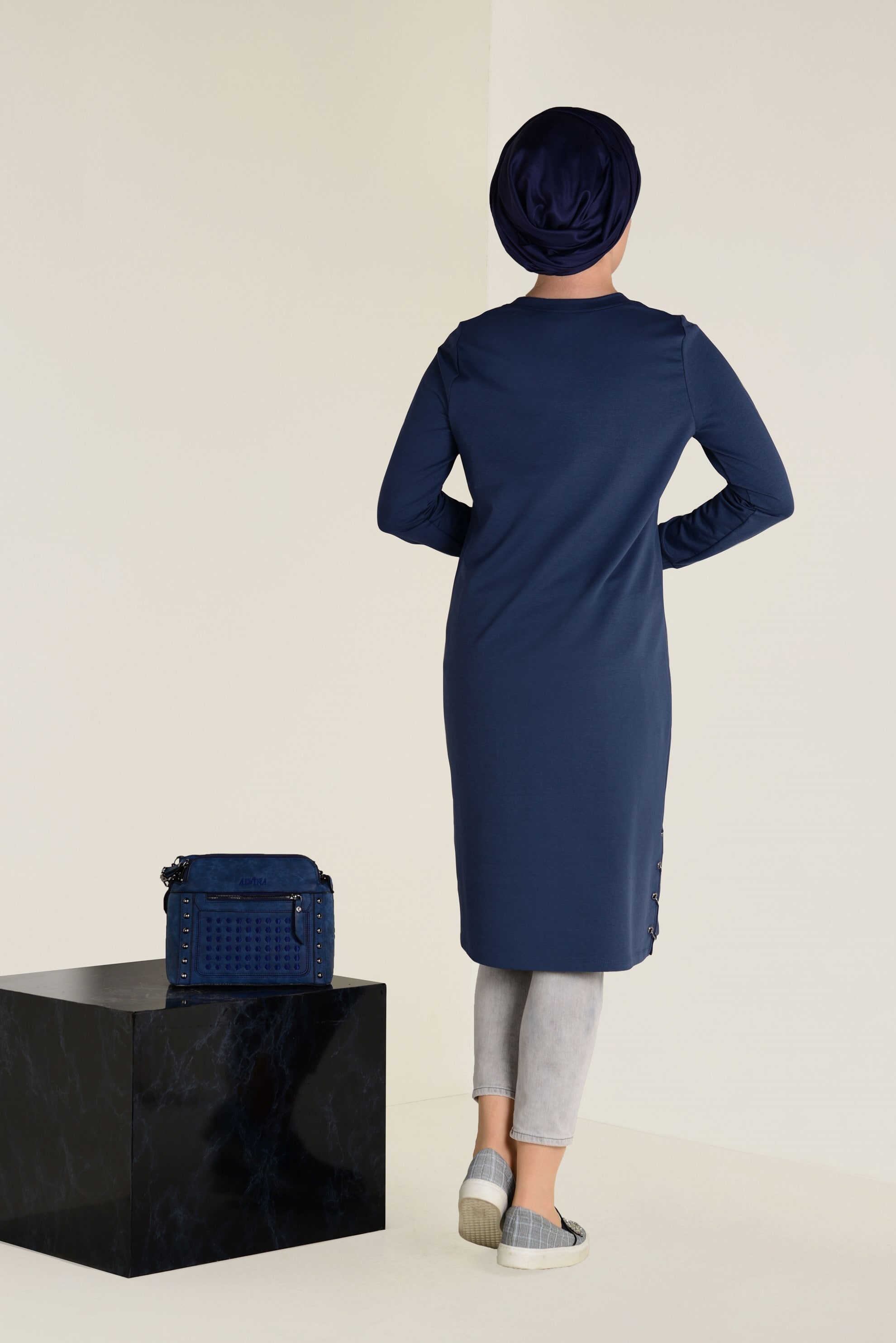 Tesettür giyim LACİVERT  TAŞ BASKILI EŞOFMAN TUNİK 4537 