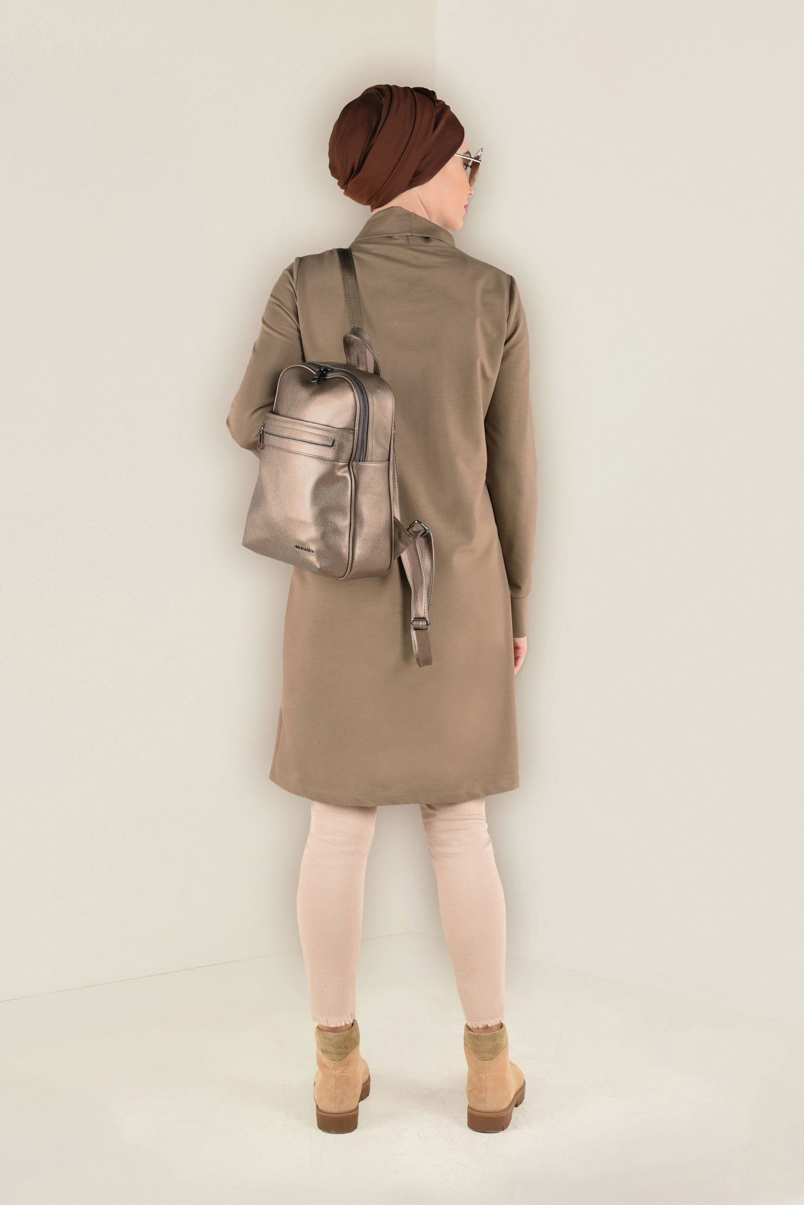 Tesettür giyim KAHVE BALIKÇI YAKA BONCUK DETAYLI EŞOFMAN TUNİK  4545