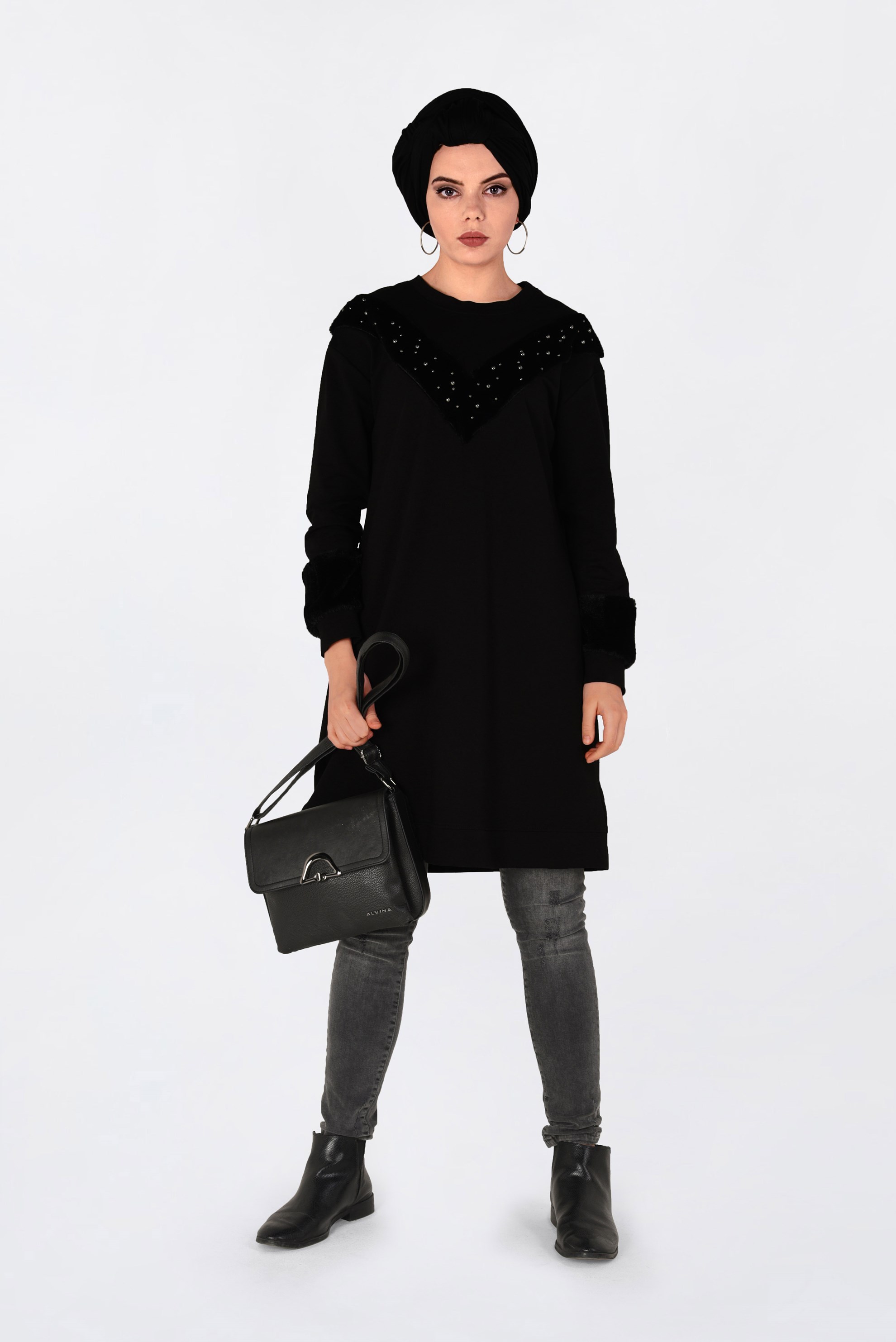 Tesettür giyim SİYAH KÜRK VE İNCİ DETAYLI EŞOFMAN TUNİK 4548