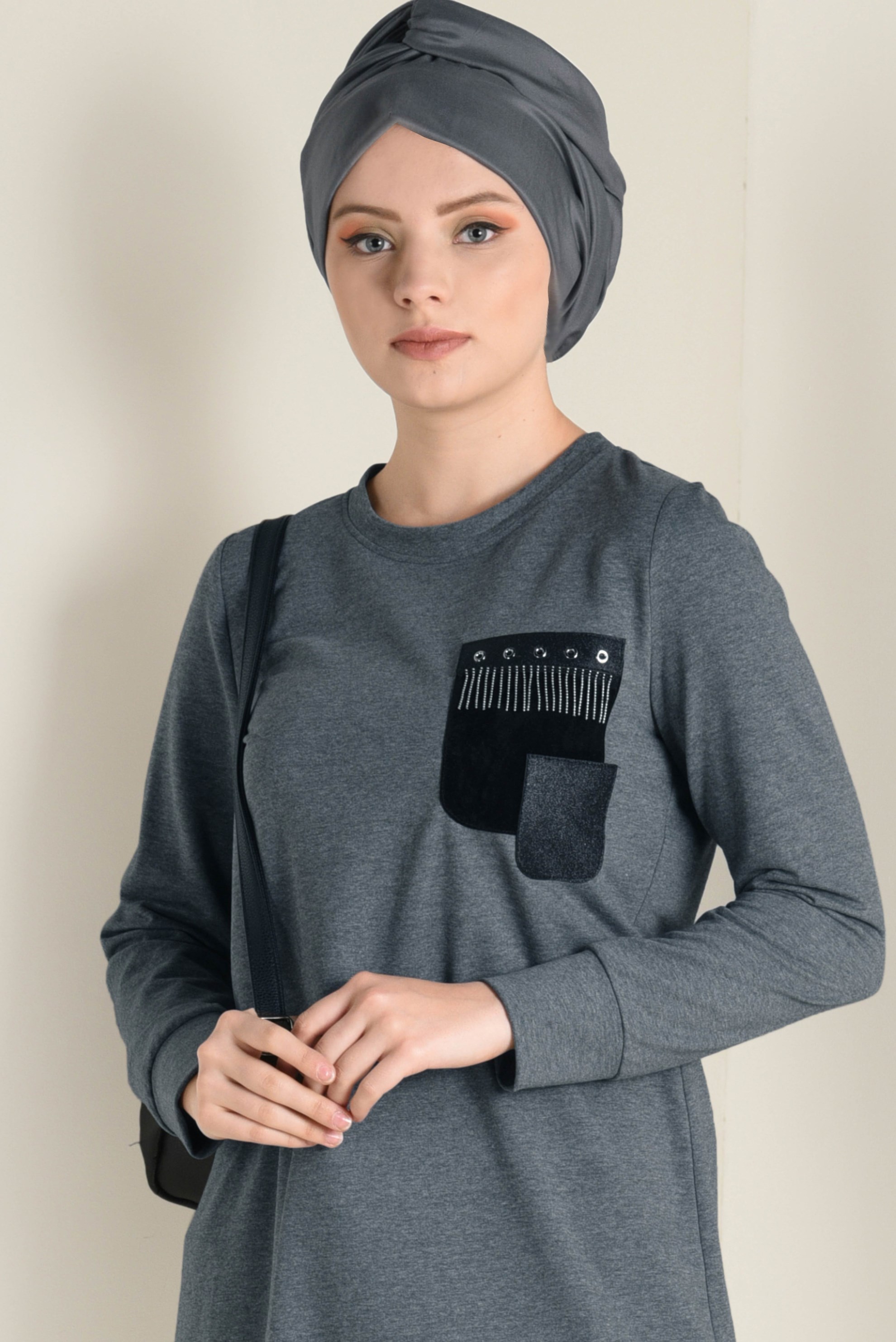 Tesettür giyim GRİ CEP DETAYLI EŞOFMAN TUNİK 4552