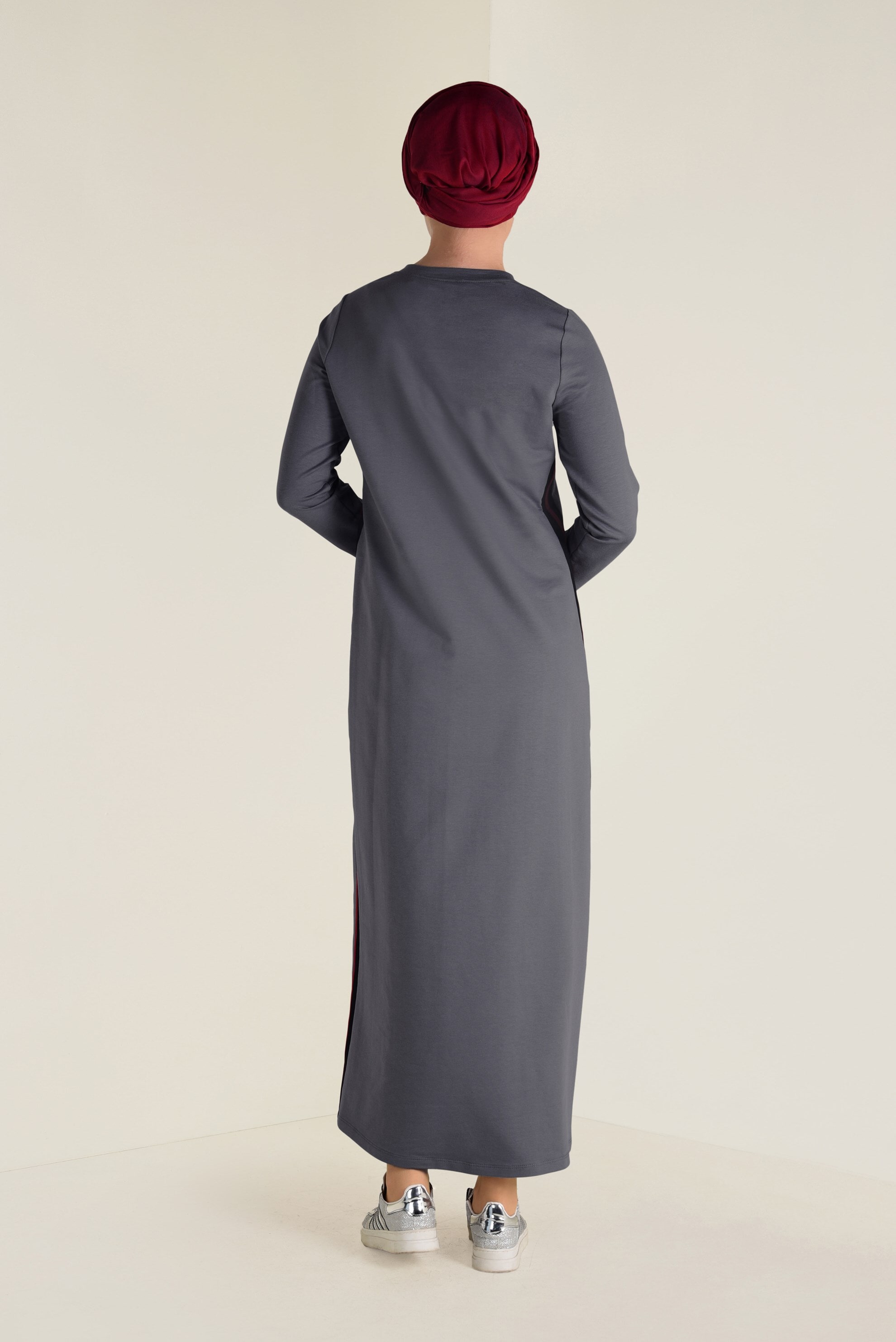 Tesettür giyim GRİ TAŞ BASKILI EŞOFMAN ELBİSE 4555 