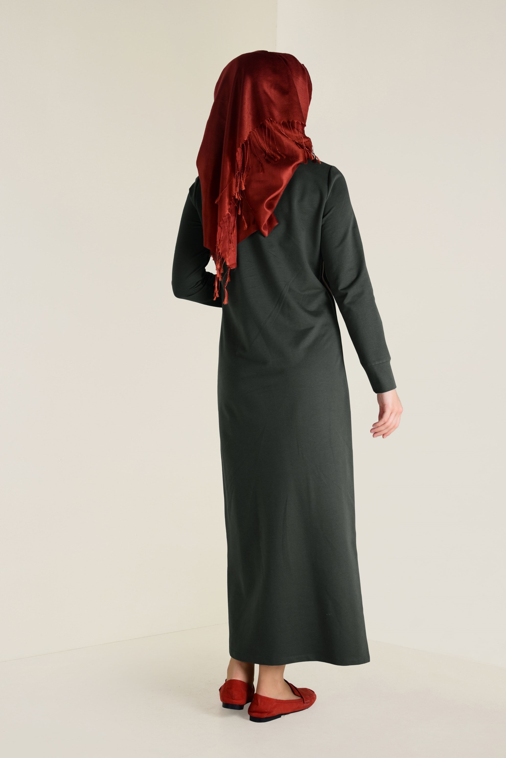 Tesettür giyim HAKİ TAŞ BASKILI EŞOFMAN ELBİSE 4555 