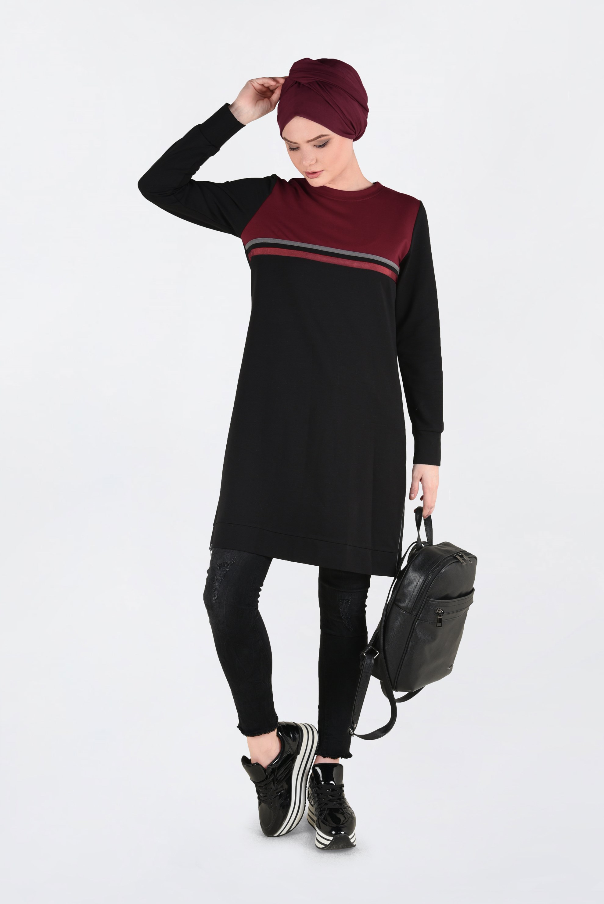 Tesettür giyim SİYAH ŞERİT DETAYLI EŞOFMAN TUNİK 4716