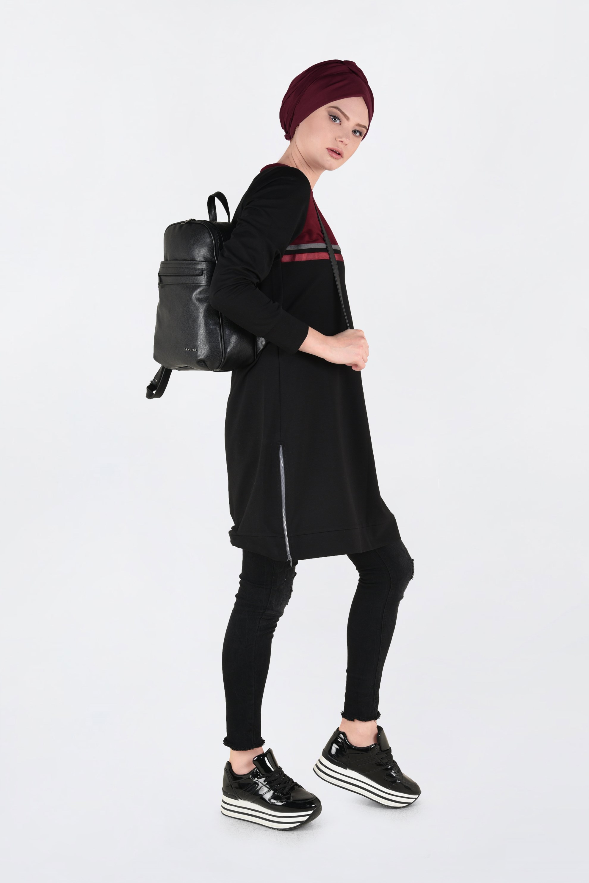 Tesettür giyim SİYAH ŞERİT DETAYLI EŞOFMAN TUNİK 4716