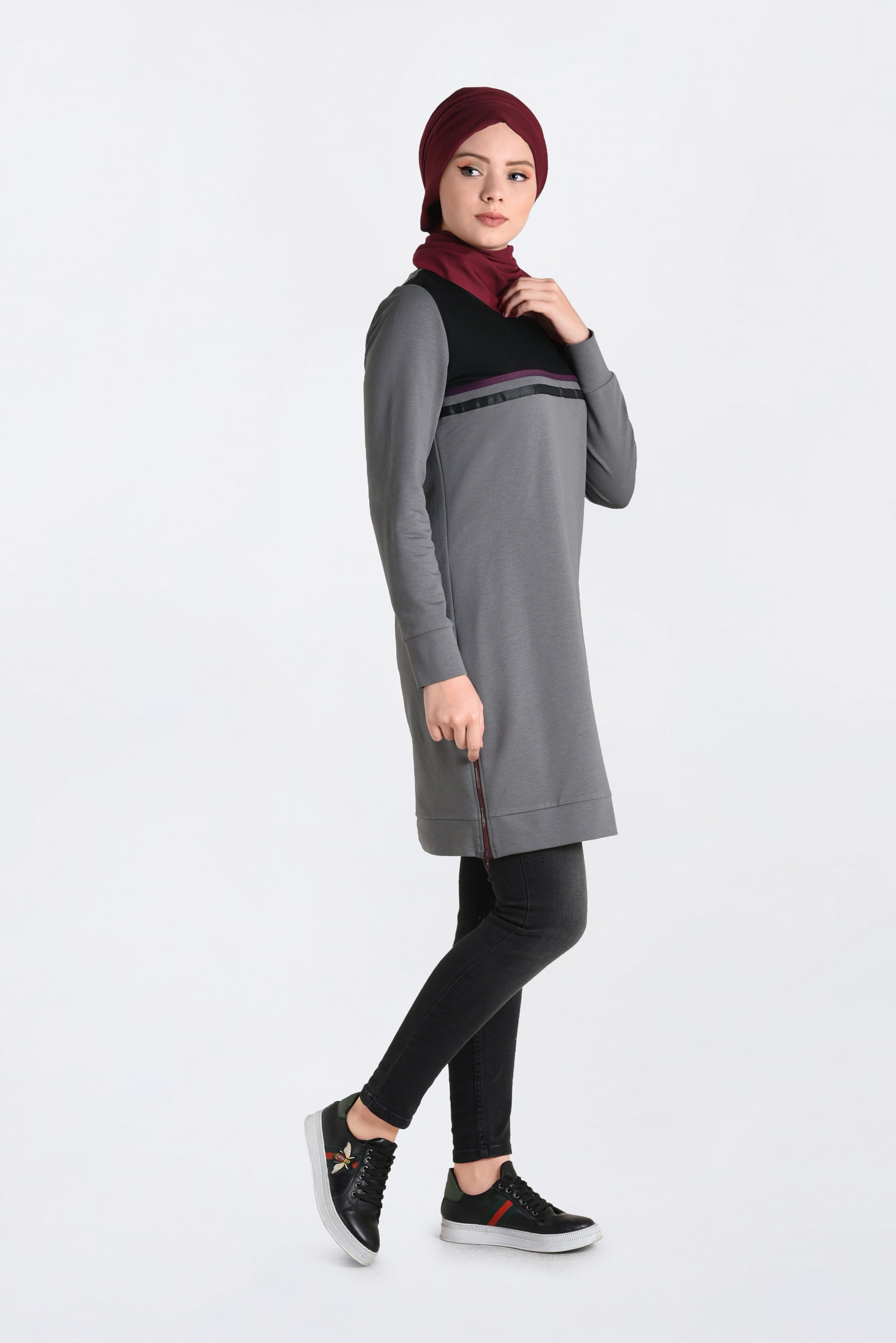 Tesettür giyim GRİ ŞERİT DETAYLI EŞOFMAN TUNİK 4716
