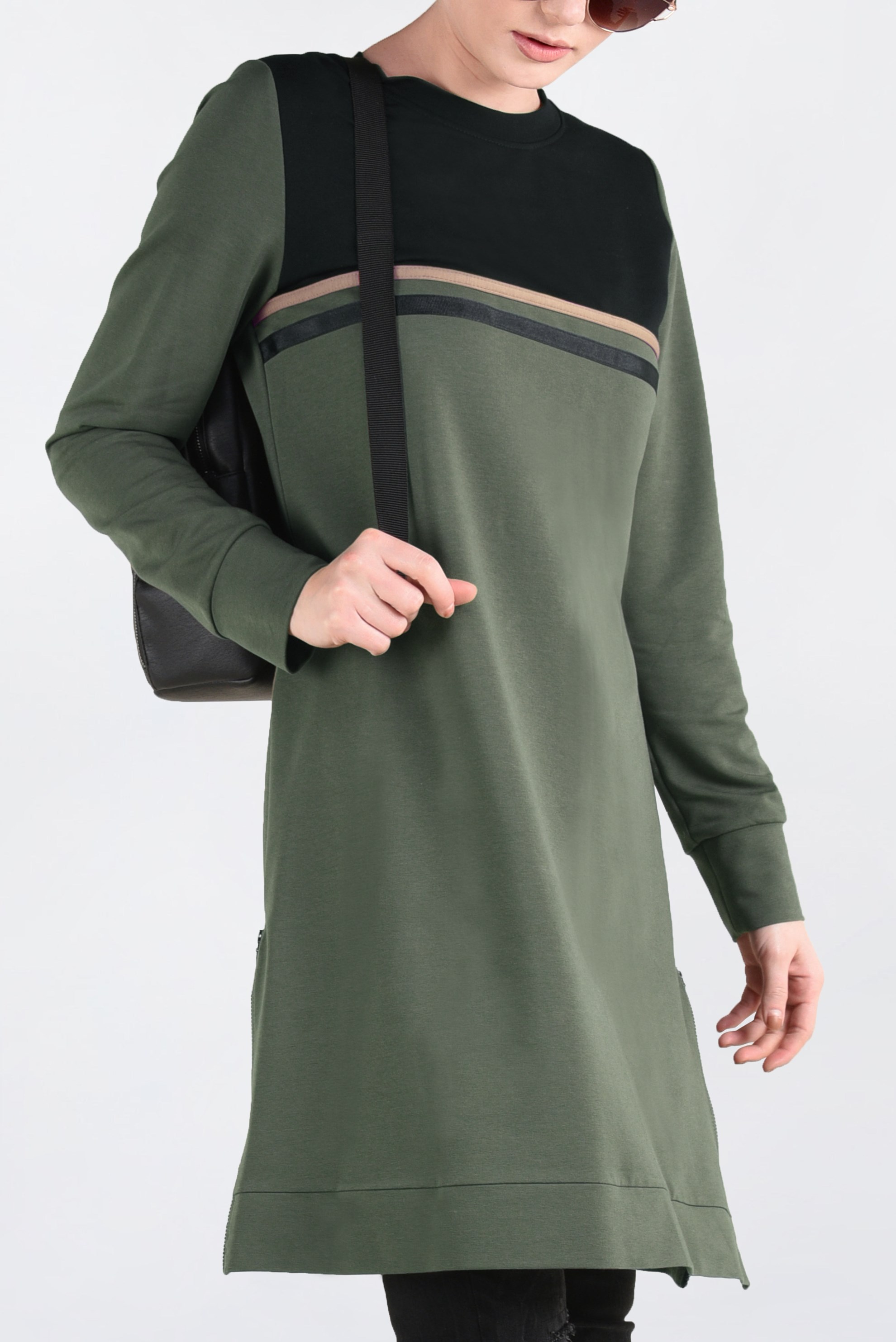 Tesettür giyim HAKİ ŞERİT DETAYLI EŞOFMAN TUNİK 4716