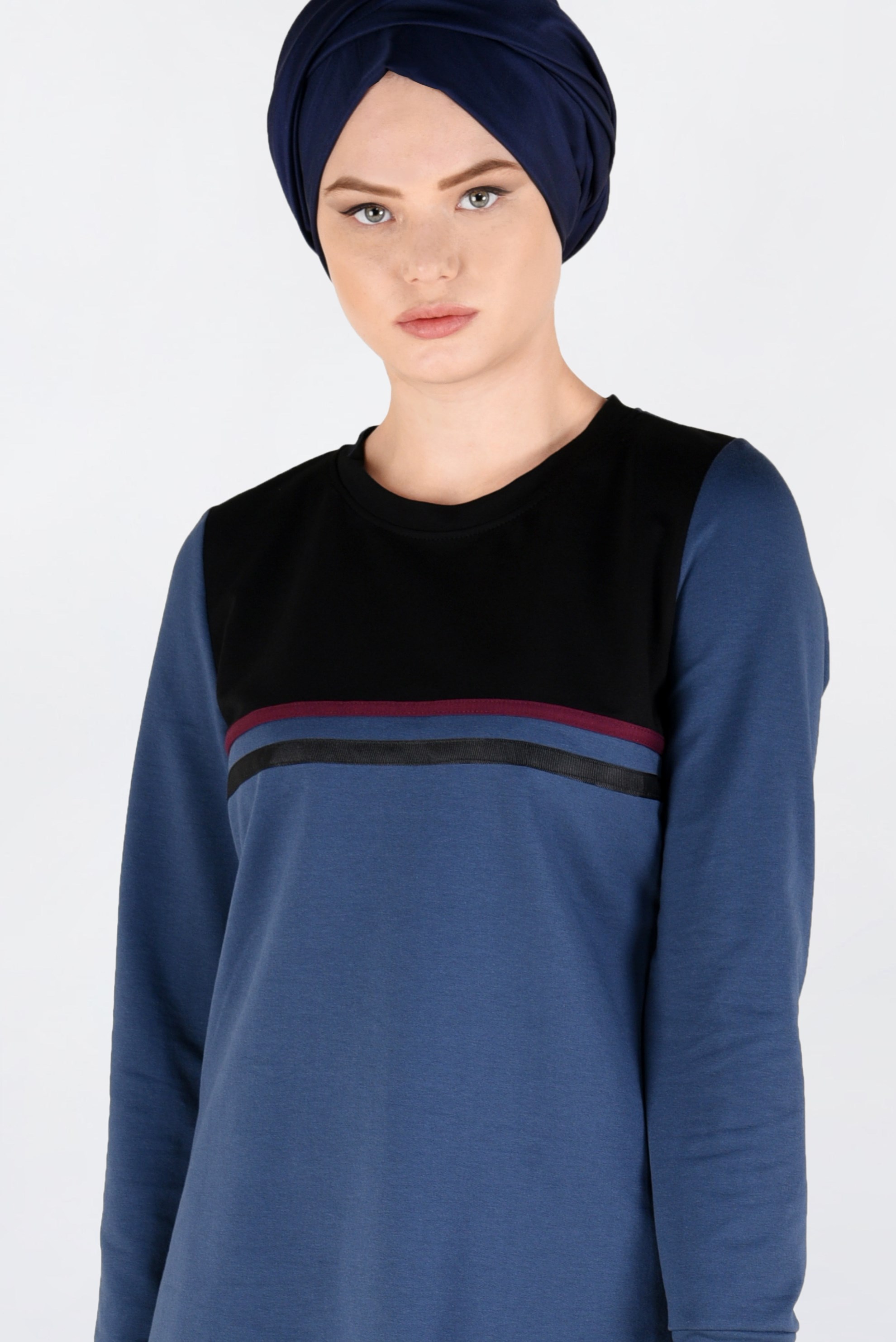 Tesettür giyim LACİVERT ŞERİT DETAYLI 2&prime;Lİ ETEKLİ EŞOFMAN TAKIM 4717