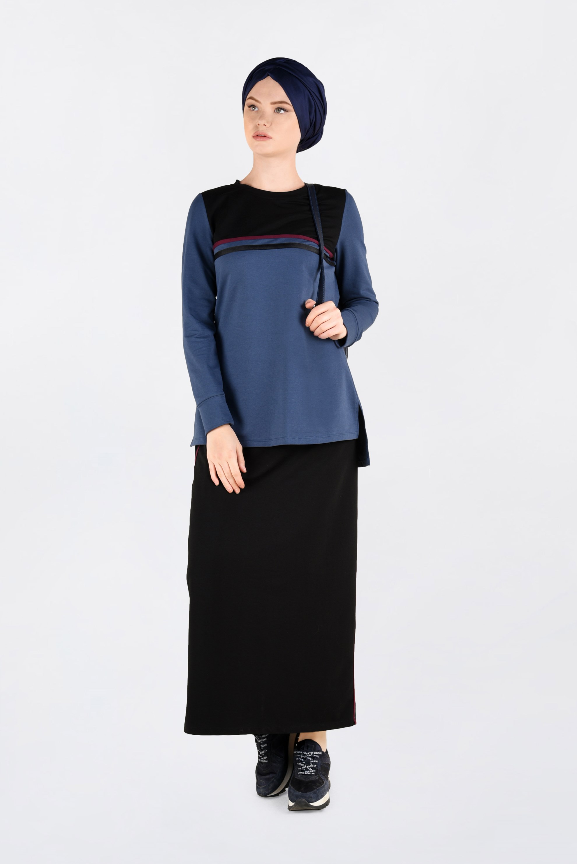 Tesettür giyim LACİVERT ŞERİT DETAYLI 2&prime;Lİ ETEKLİ EŞOFMAN TAKIM 4717