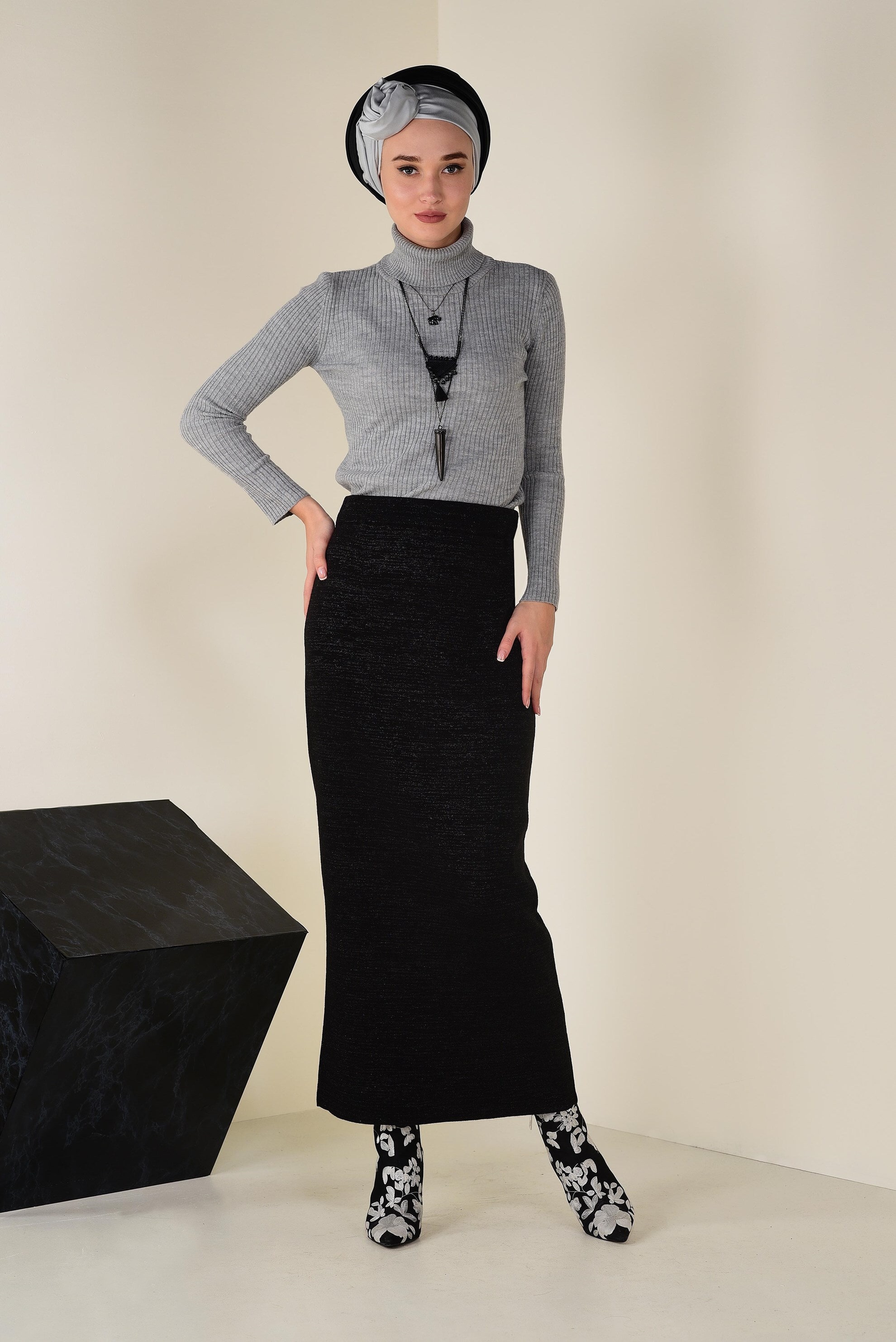 Tesettür giyim SİYAH SİMLİ TRİKO ETEK 6241