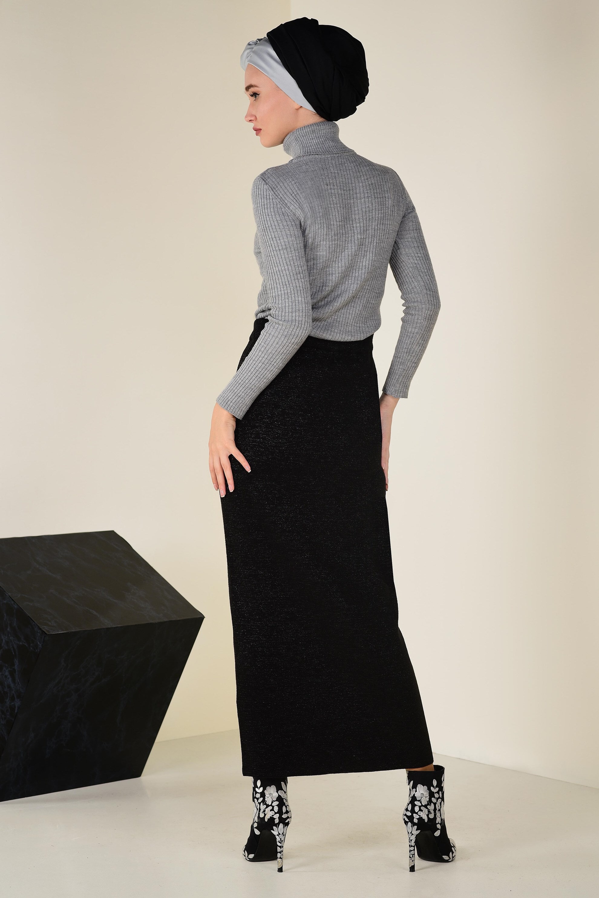 Tesettür giyim SİYAH SİMLİ TRİKO ETEK 6241