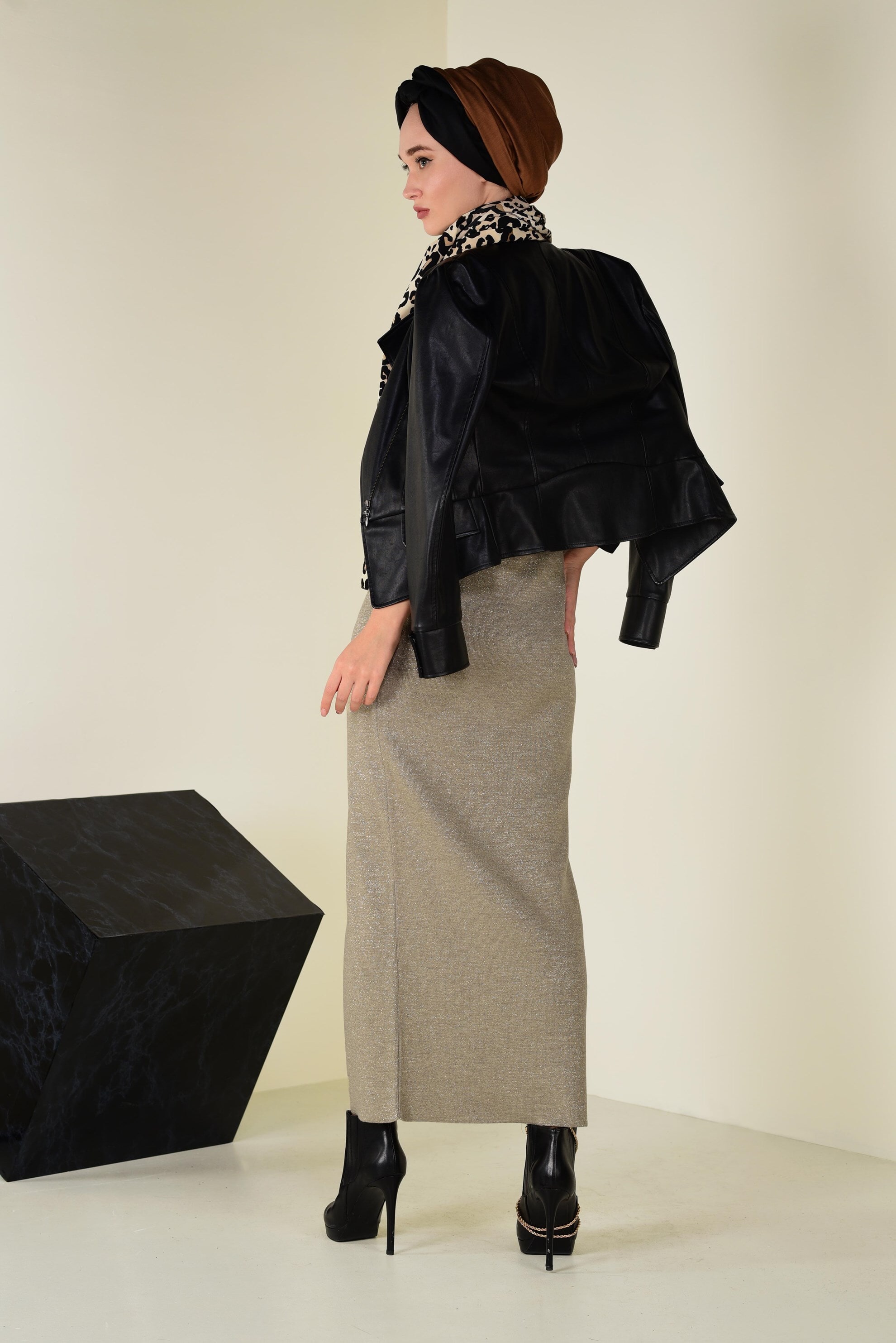 Tesettür giyim BEJ SİMLİ TRİKO ETEK 6241