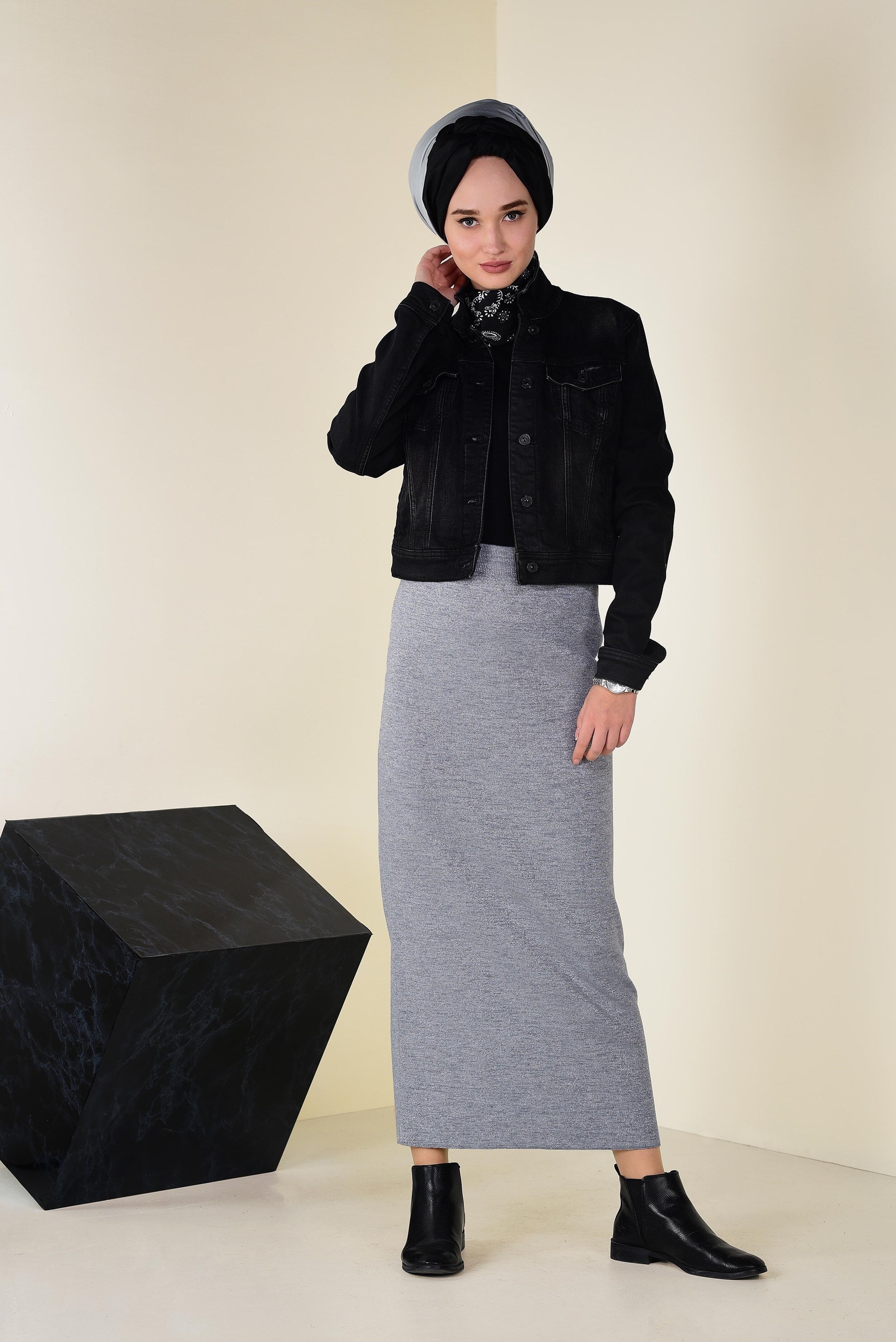 Tesettür giyim GRİ SİMLİ TRİKO ETEK 6241