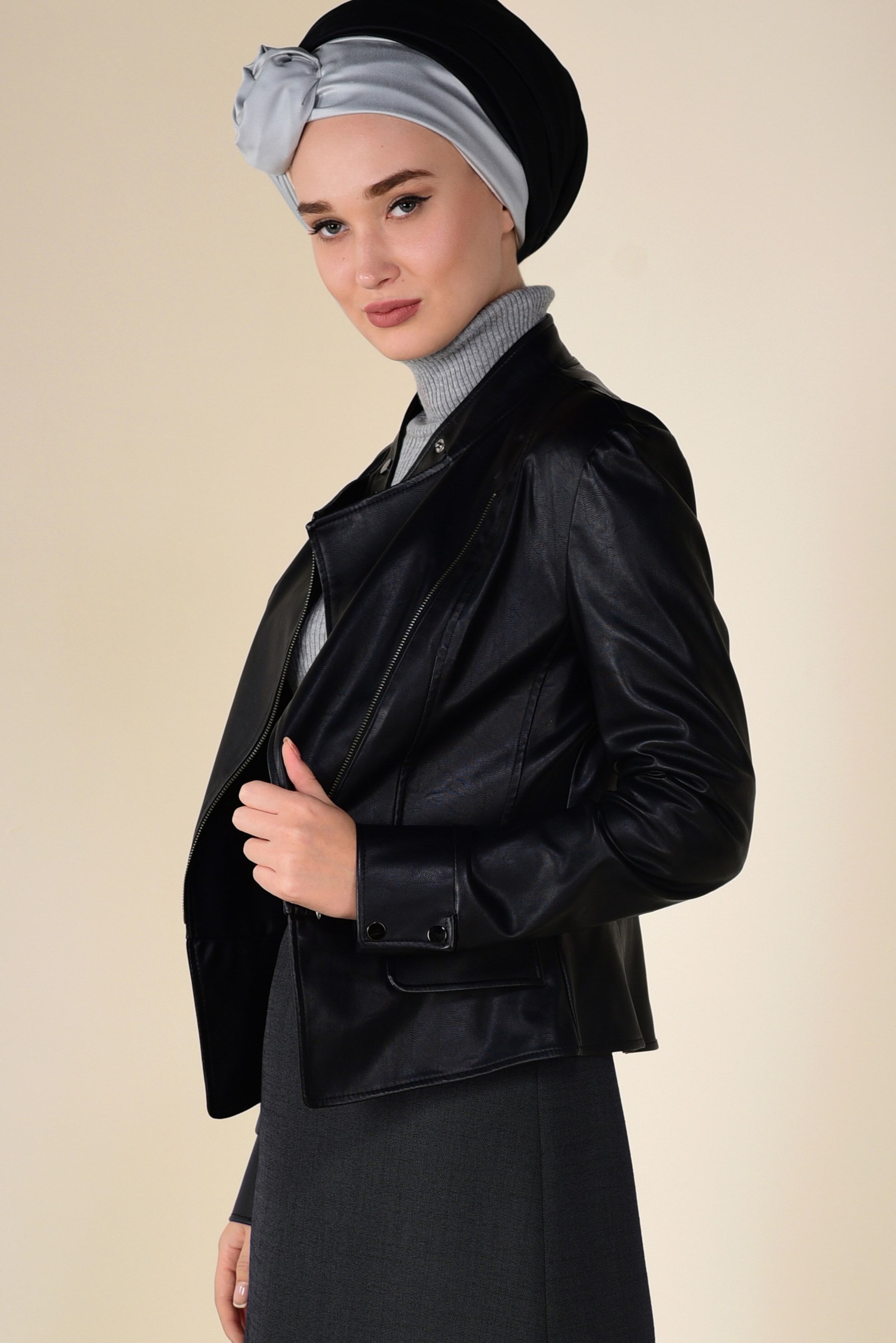 Tesettür giyim SİYAH VOLANLI ASİMETRİK ETEK 6248