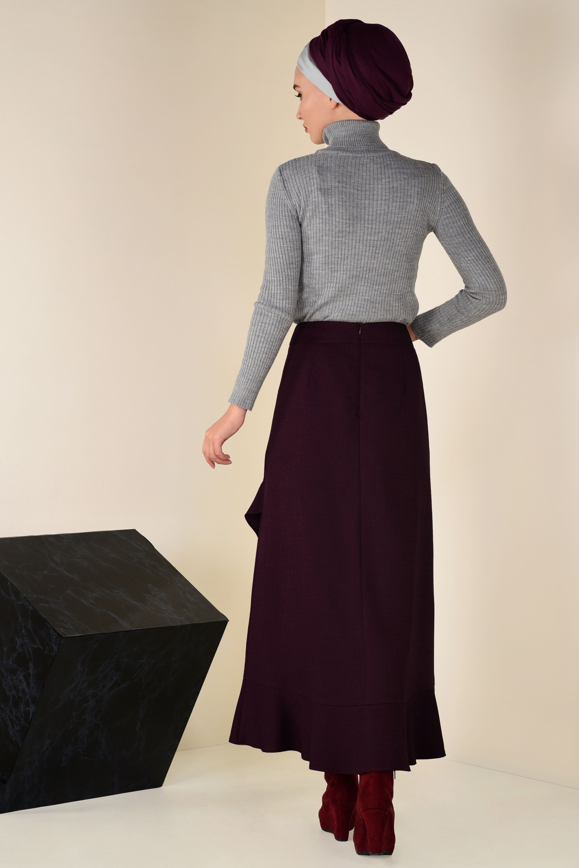 Tesettür giyim BORDO VOLANLI ASİMETRİK ETEK 6248